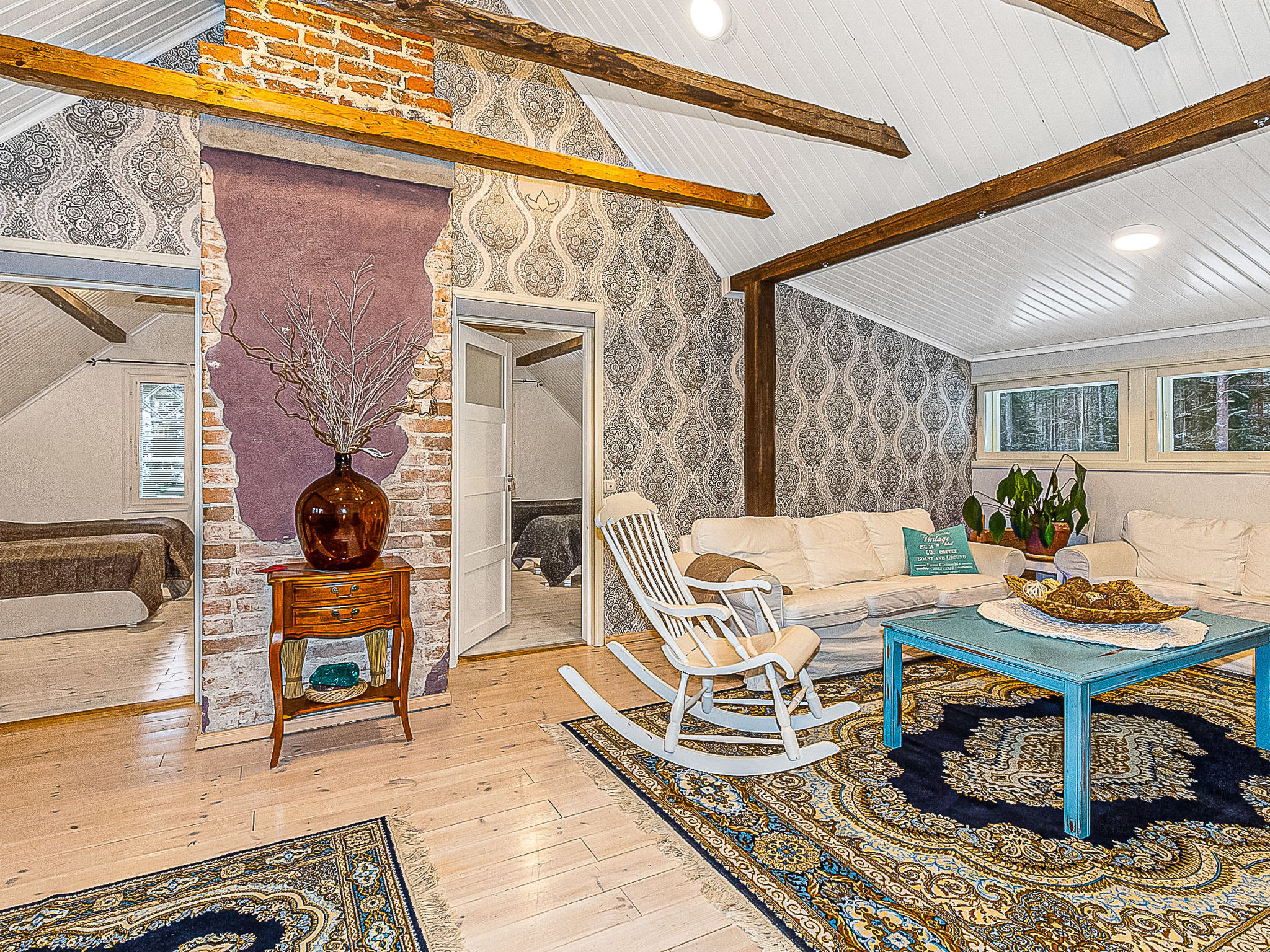 Päätalo, mökkilomat ja perhejuhlat-Inside