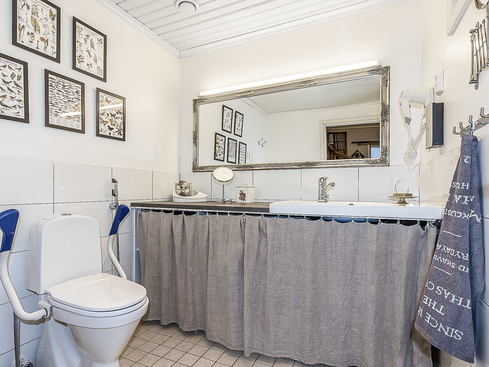 Päätalo, mökkilomat ja perhejuhlat-Inside