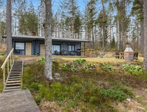 Knusse houten cabin aan het Päijänne-meer met sauna, op 9 meter van het water - thumbnail 3