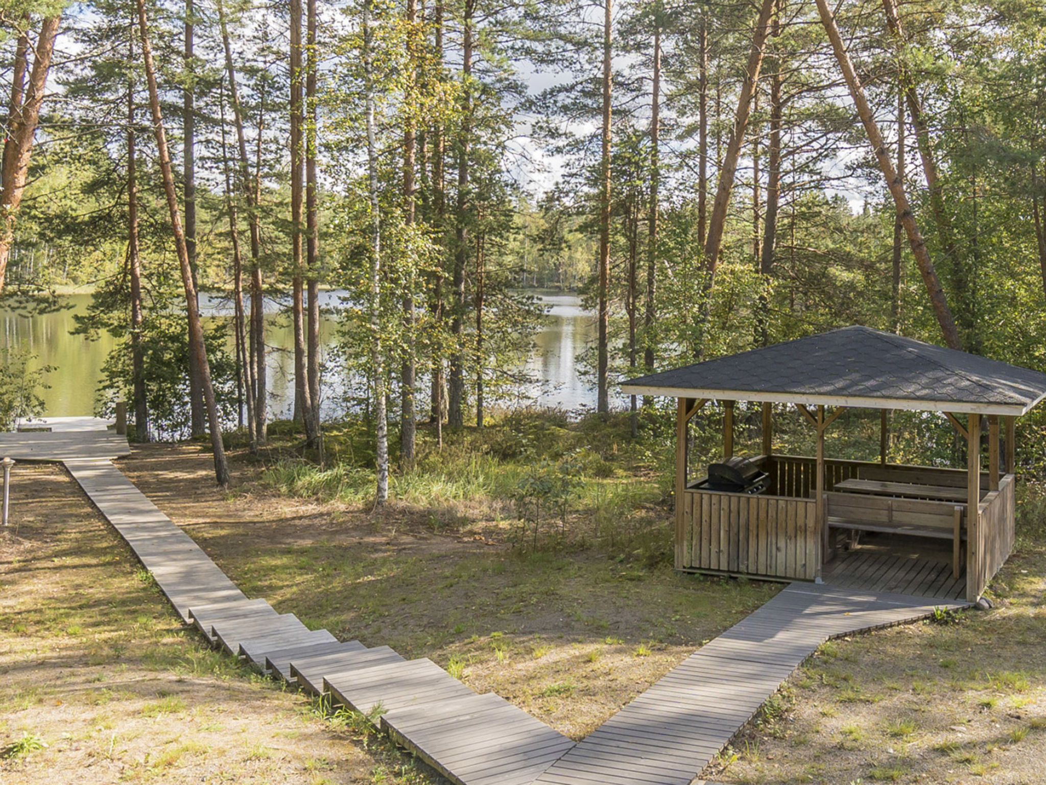 Valkealammi - Drinnen