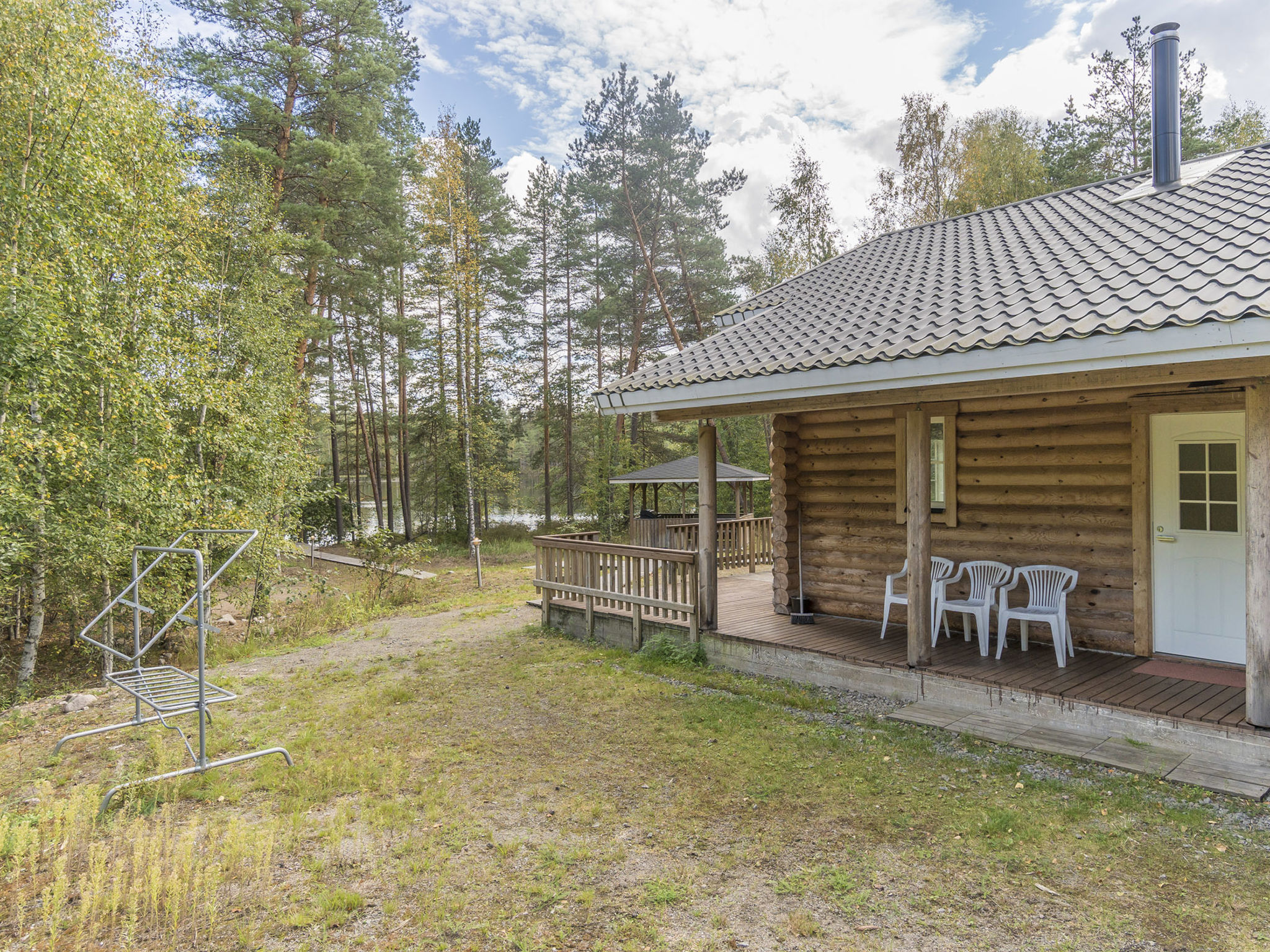 Valkealammi - Drinnen
