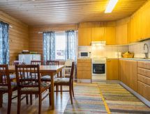 Ruime houten cabin aan het meer bij Ikaalinen met sauna en hottub - thumbnail 3