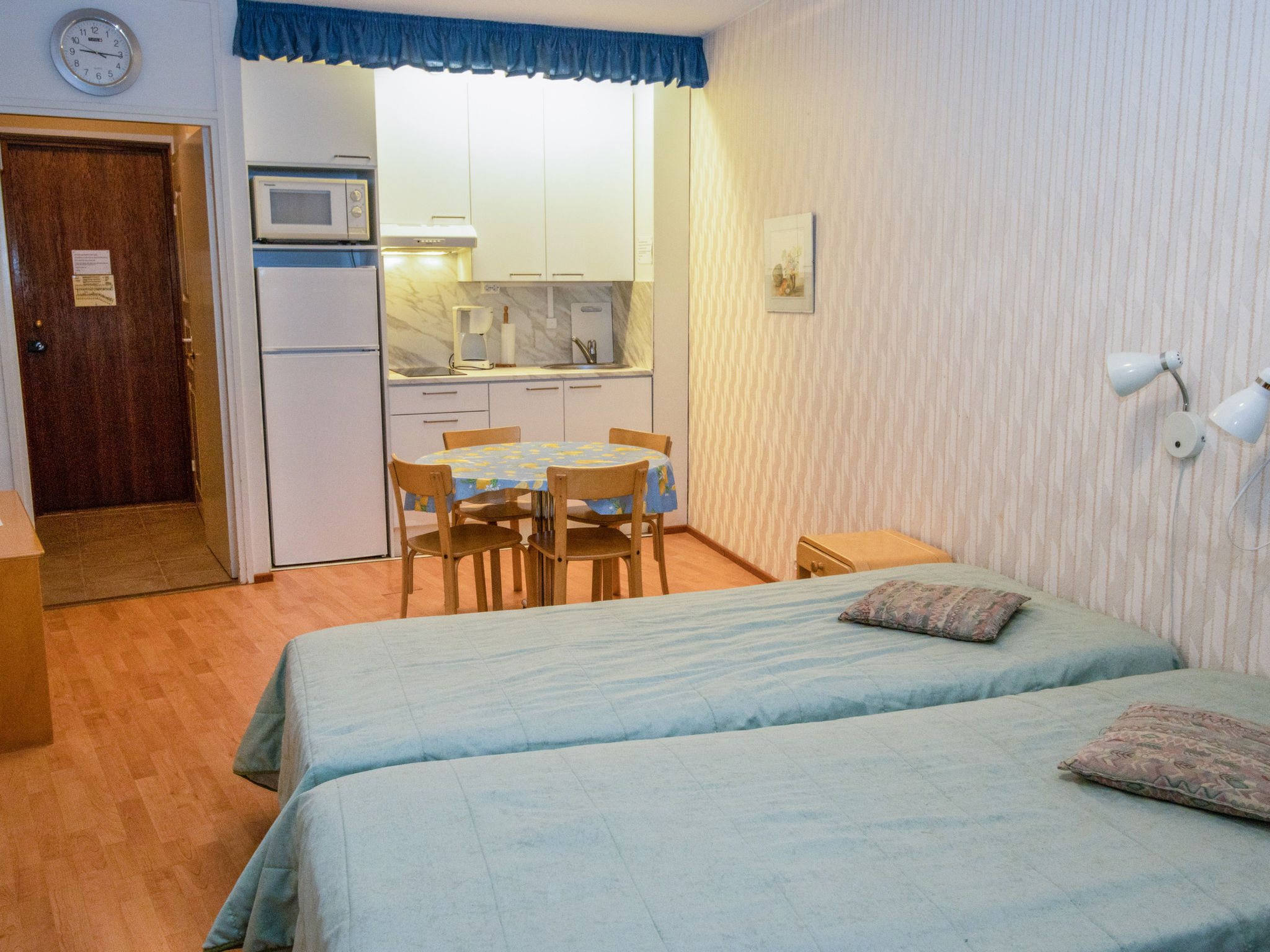 Kylpylä-hotelli, huone 442