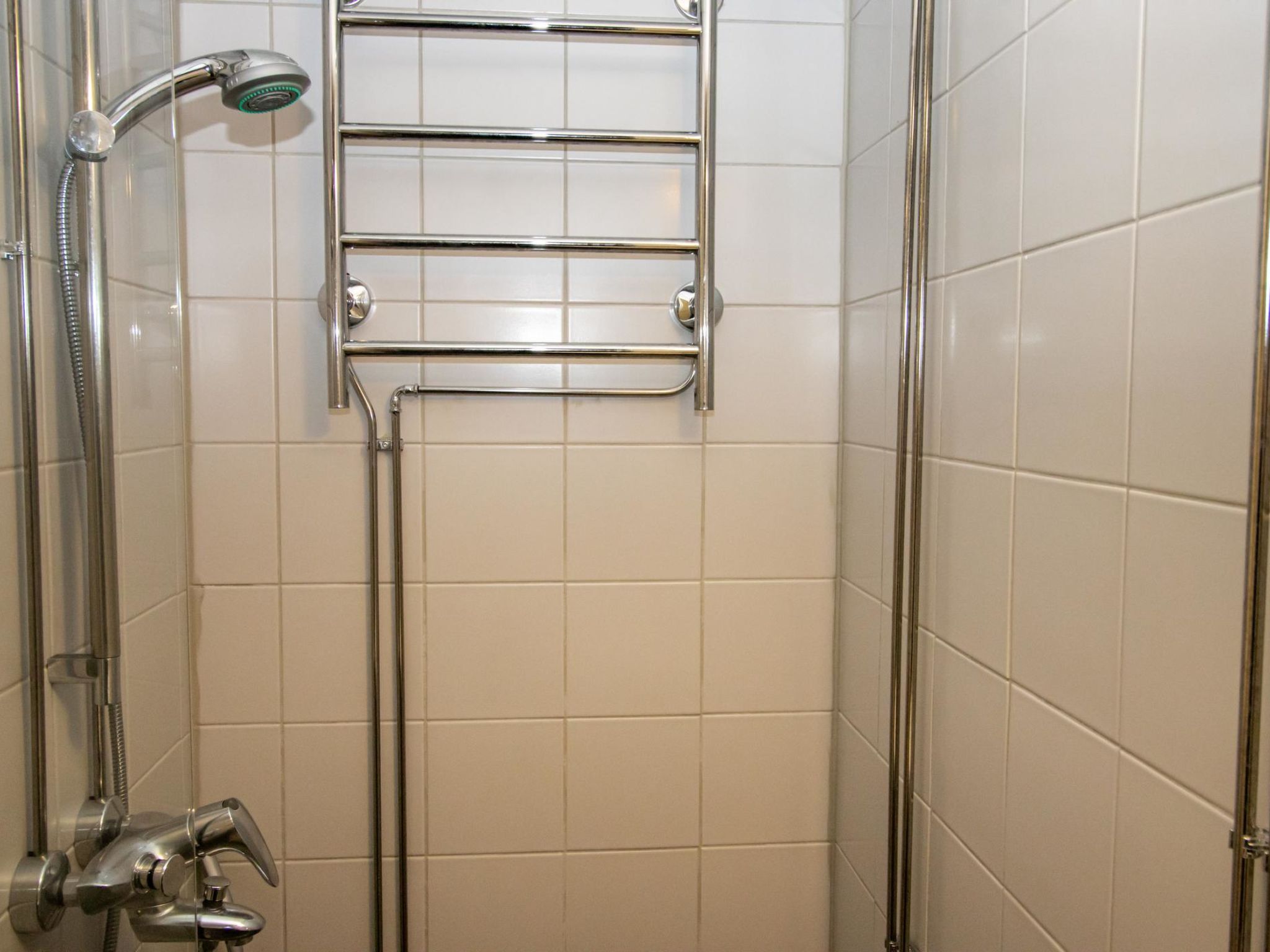 Kylpylä-hotelli, huone 152-Binnen