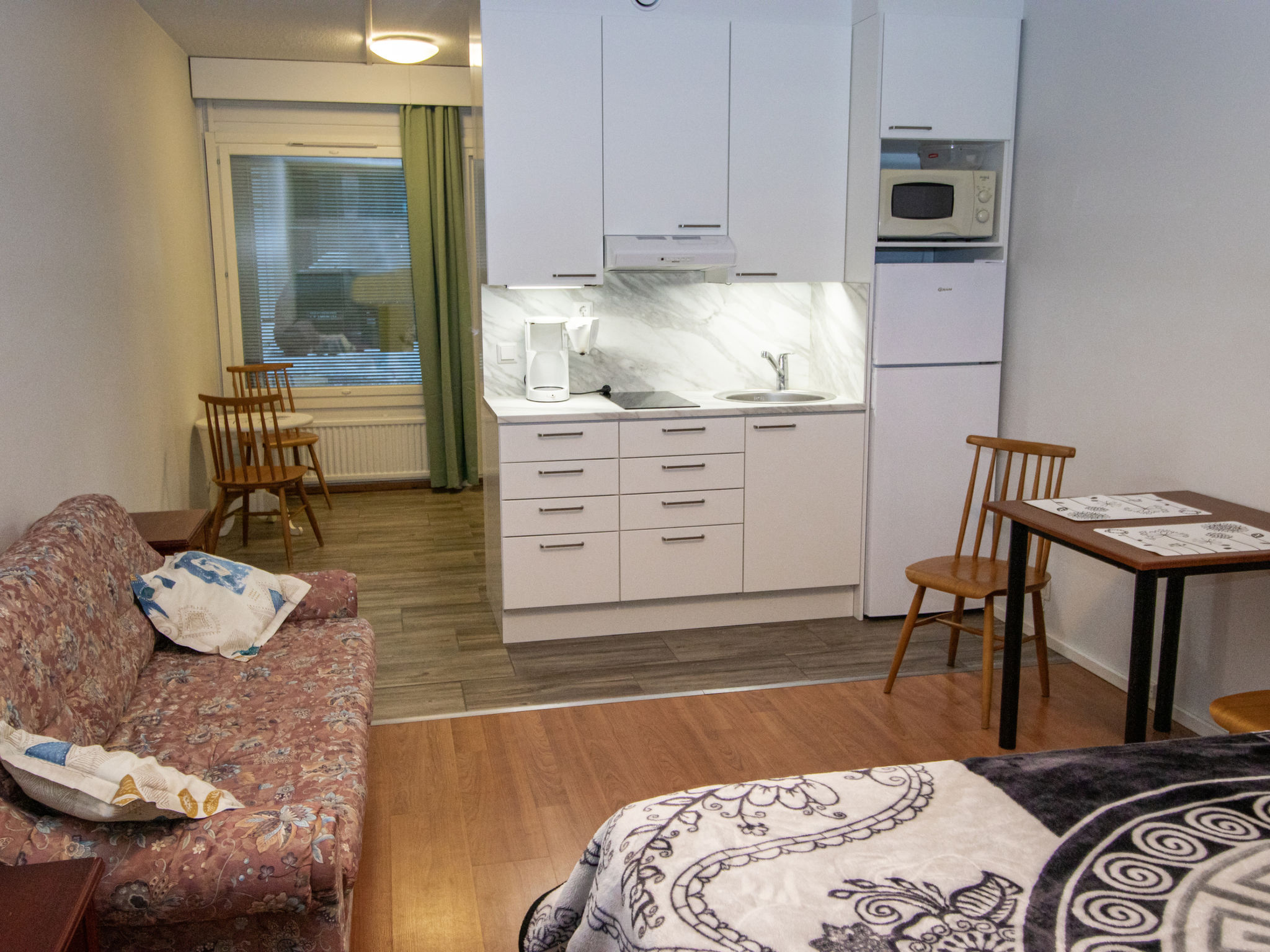 Kylpylä-hotelli, huone 152