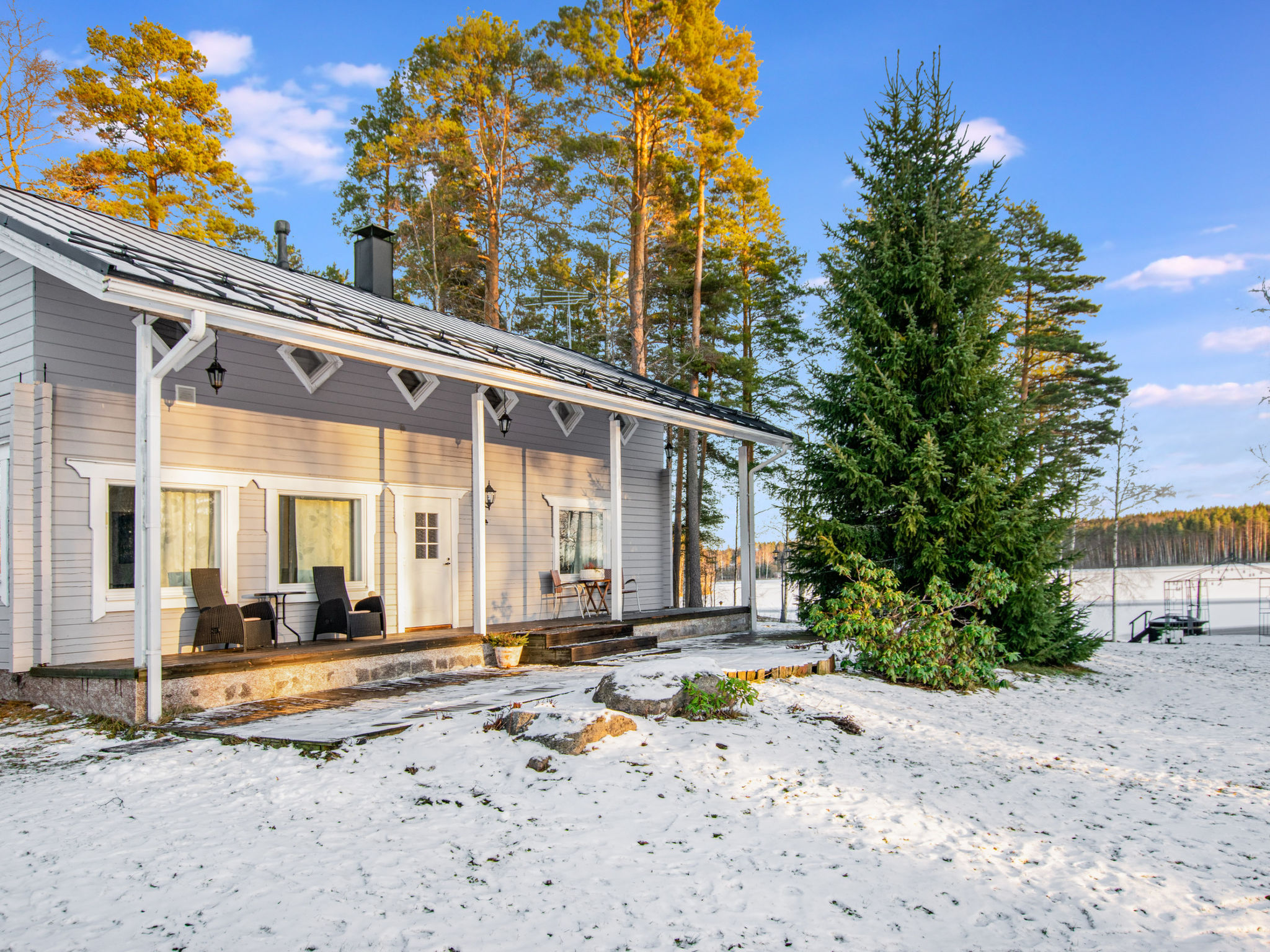 Mänty-linna - Binnen