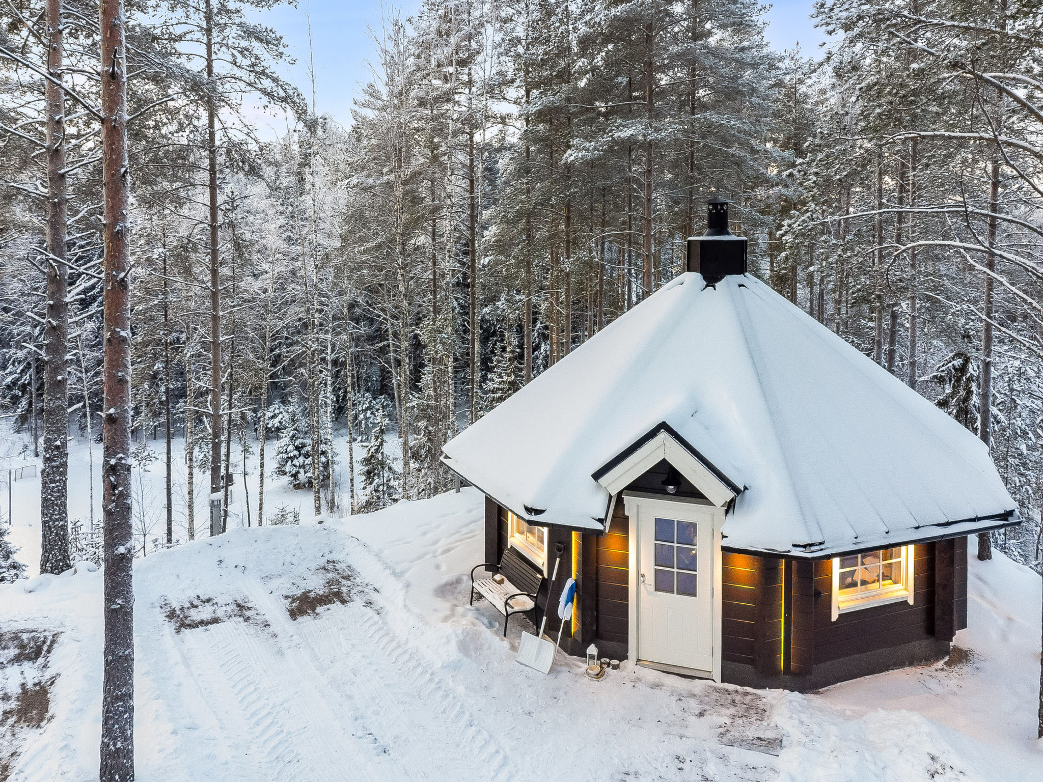 Villa Loisto: Luxe Finse cottage aan het meer met sauna's en barbecuehut - foto 7