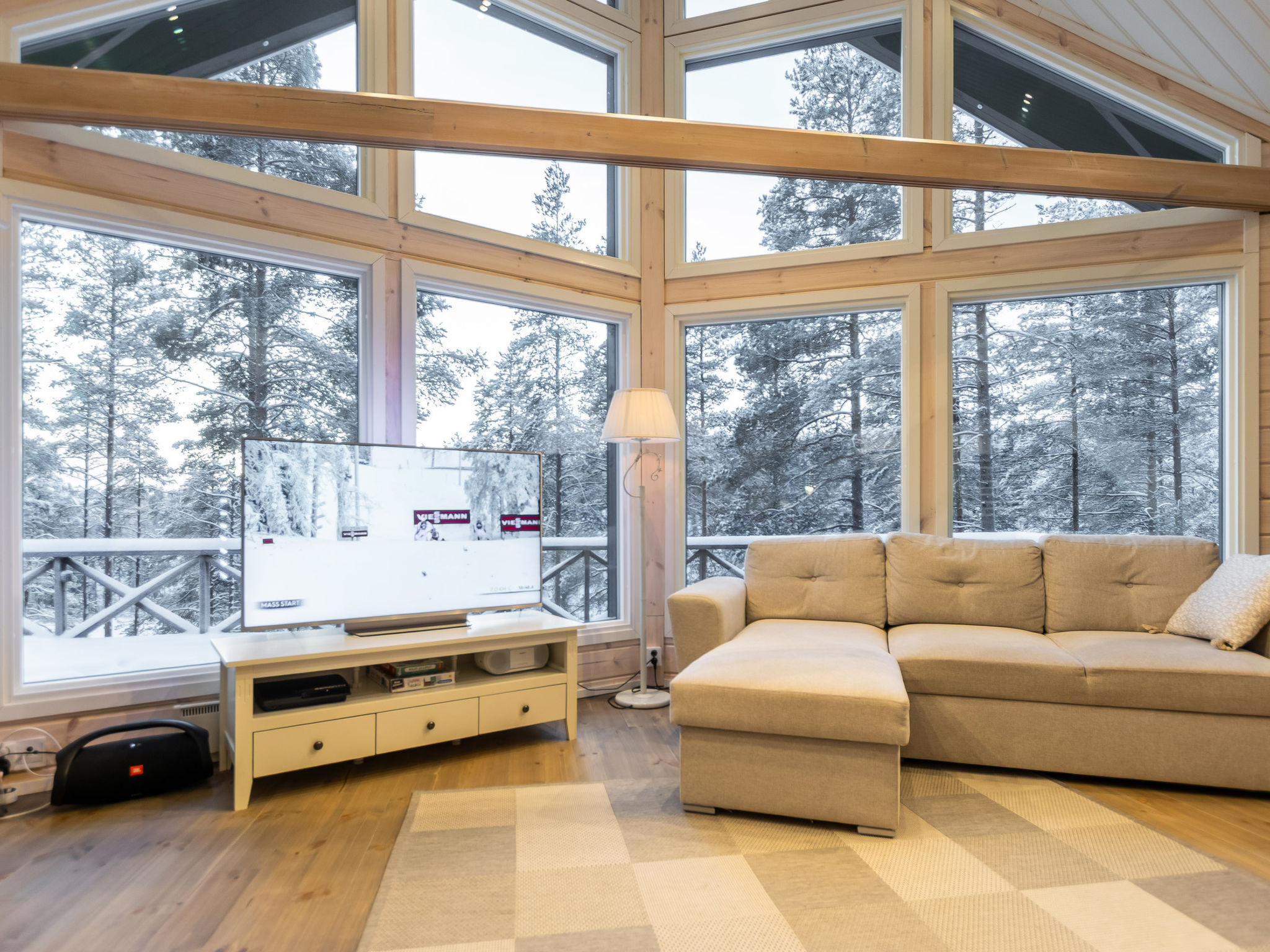 Villa Loisto: Luxe Finse cottage aan het meer met sauna's en barbecuehut - foto 9