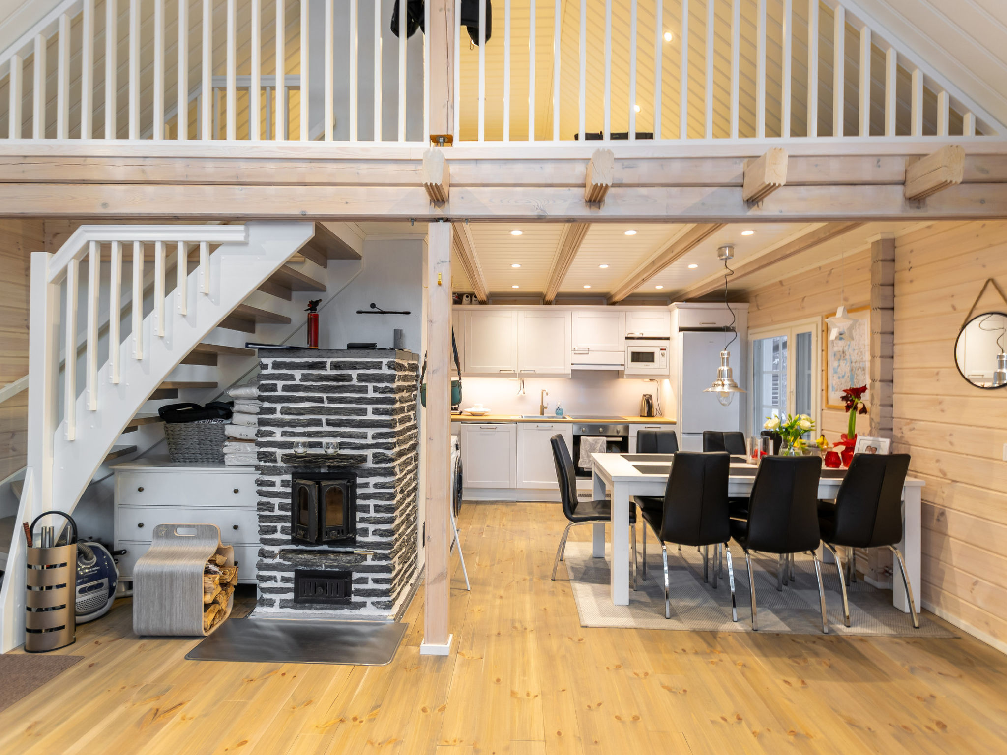 Villa Loisto: Luxe Finse cottage aan het meer met sauna's en barbecuehut - foto 10