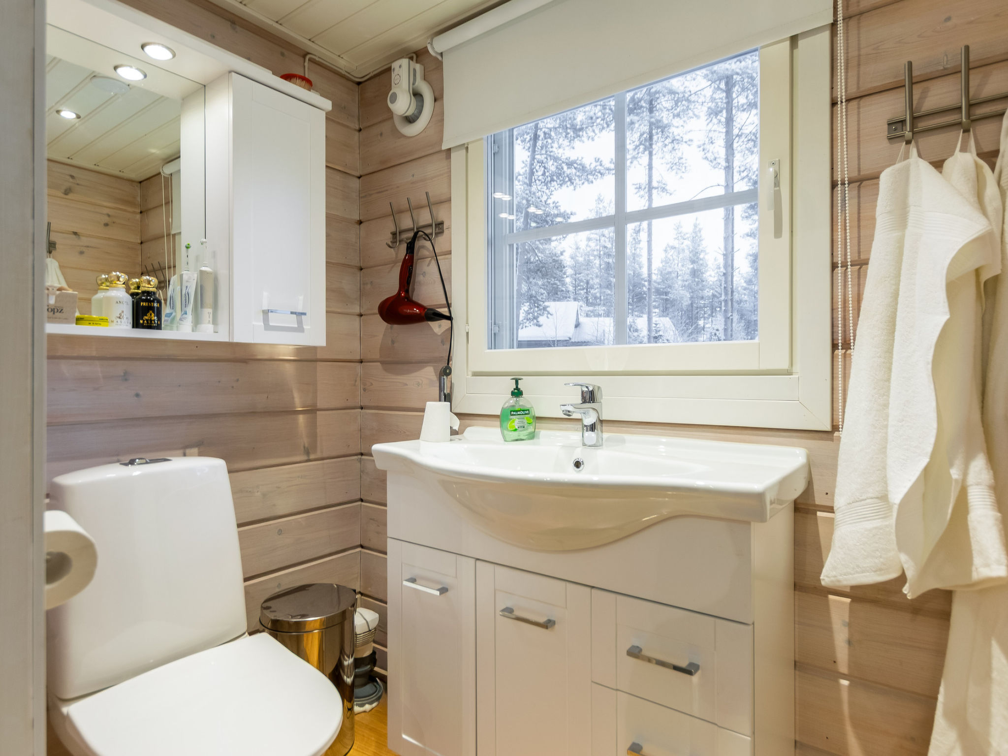 Villa Loisto: Luxe Finse cottage aan het meer met sauna's en barbecuehut - foto 12
