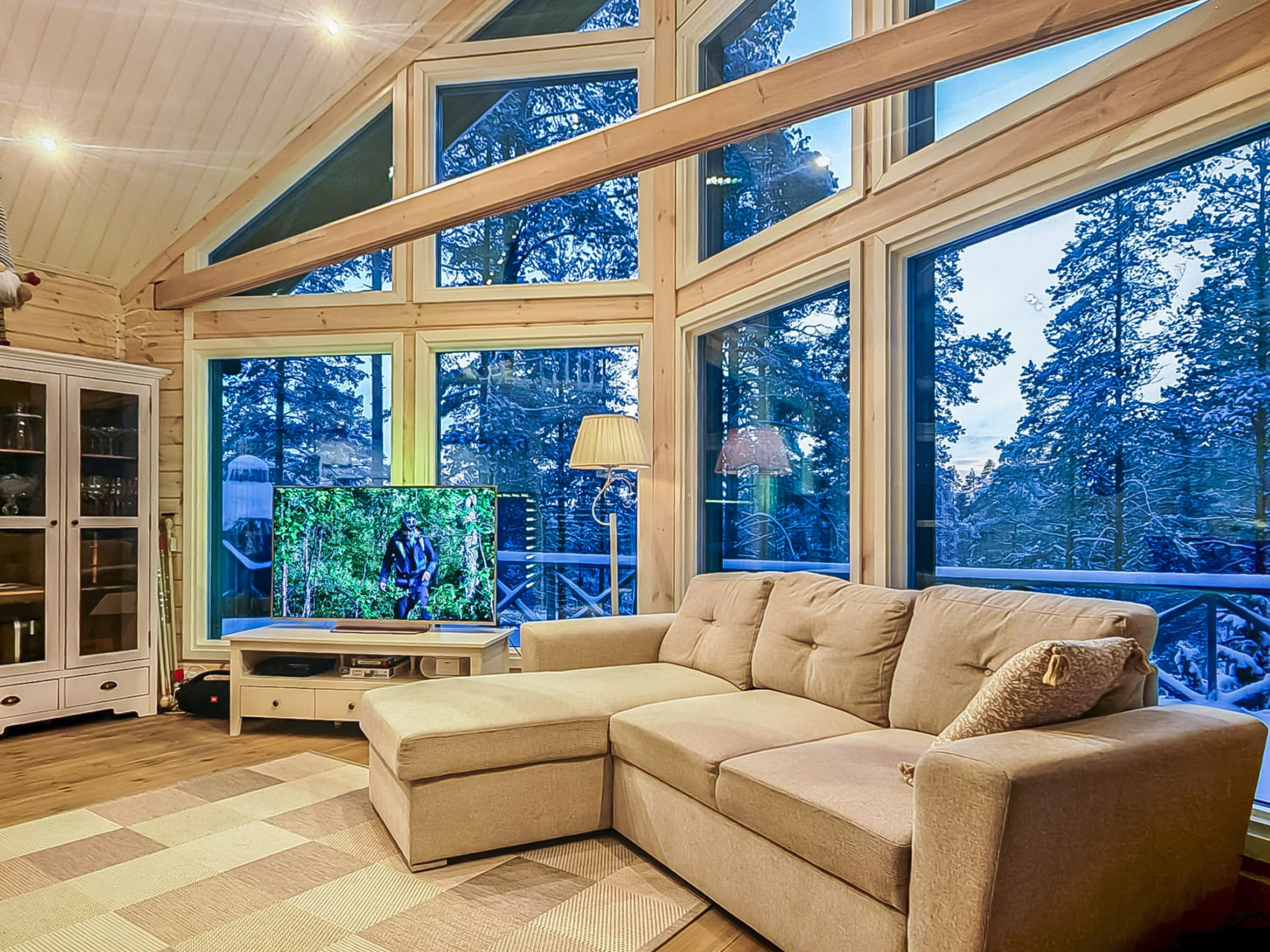 Villa Loisto: Luxe Finse cottage aan het meer met sauna's en barbecuehut - foto 16