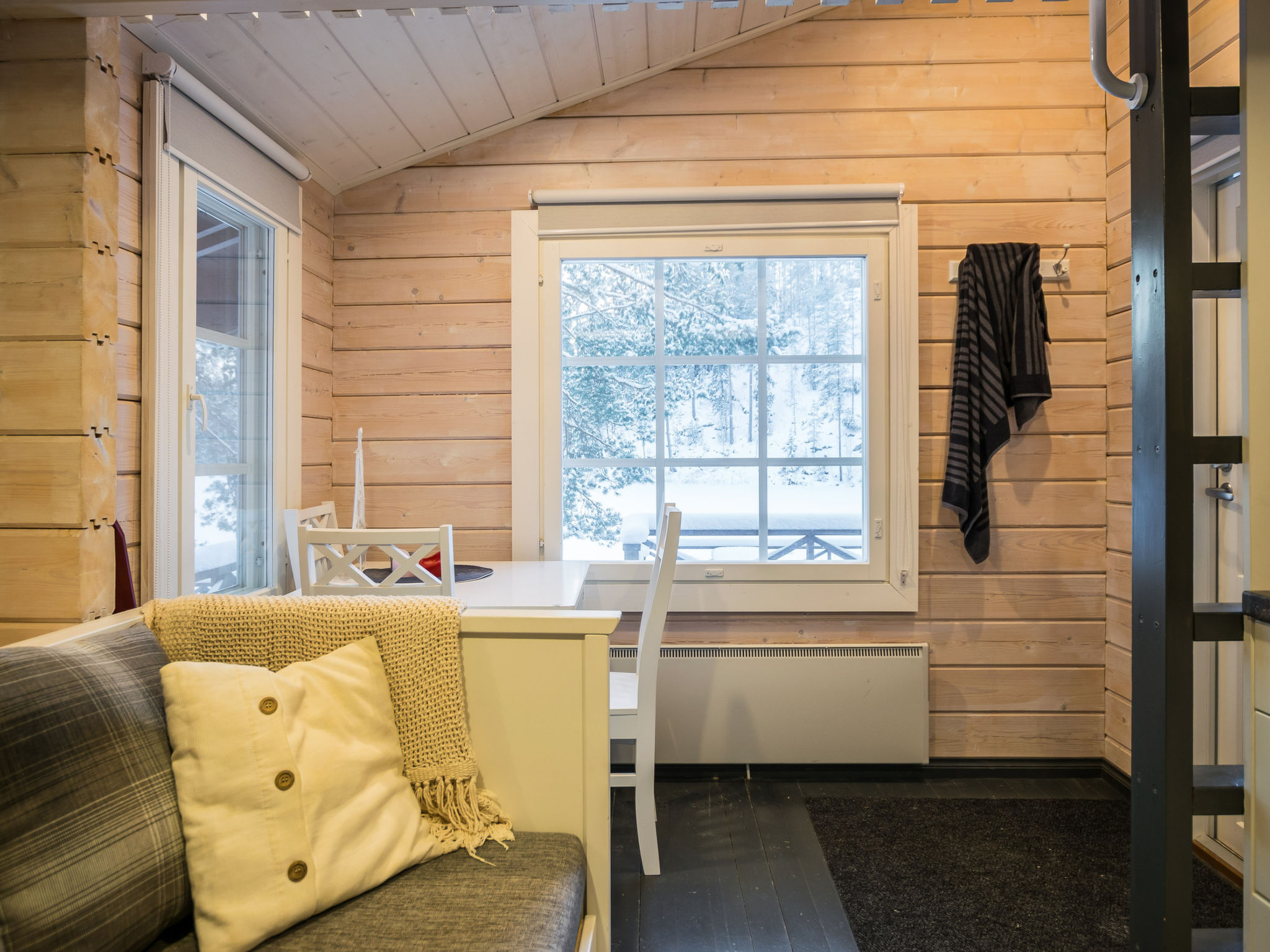 Villa Loisto: Luxe Finse cottage aan het meer met sauna's en barbecuehut - foto 32