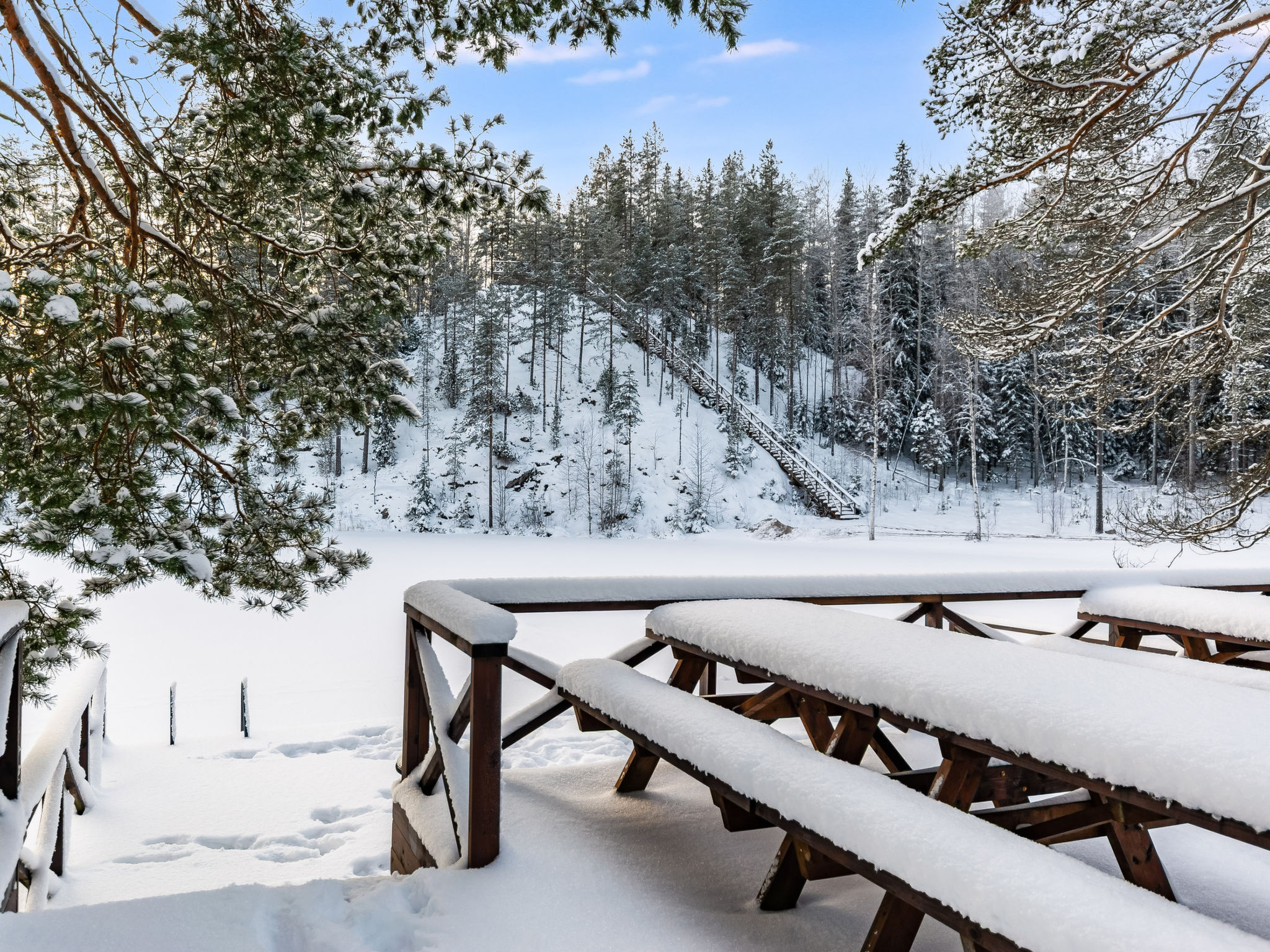 Villa Loisto: Luxe Finse cottage aan het meer met sauna's en barbecuehut - foto 37