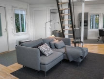 Villa Lokinkärki: Modern Fin chalet direct aan het Längelmävesi meer - thumbnail 2
