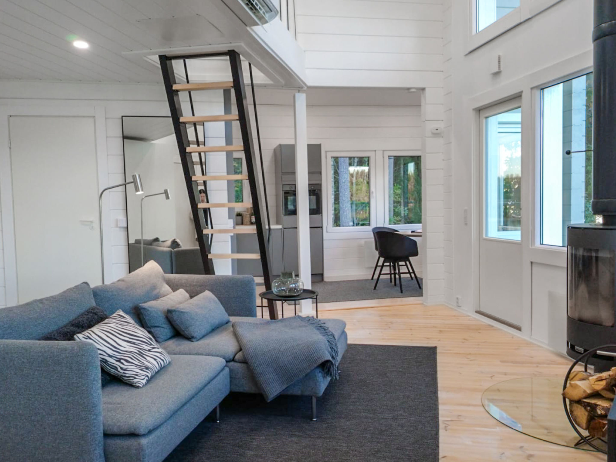 Villa lokinkärki-Dedans