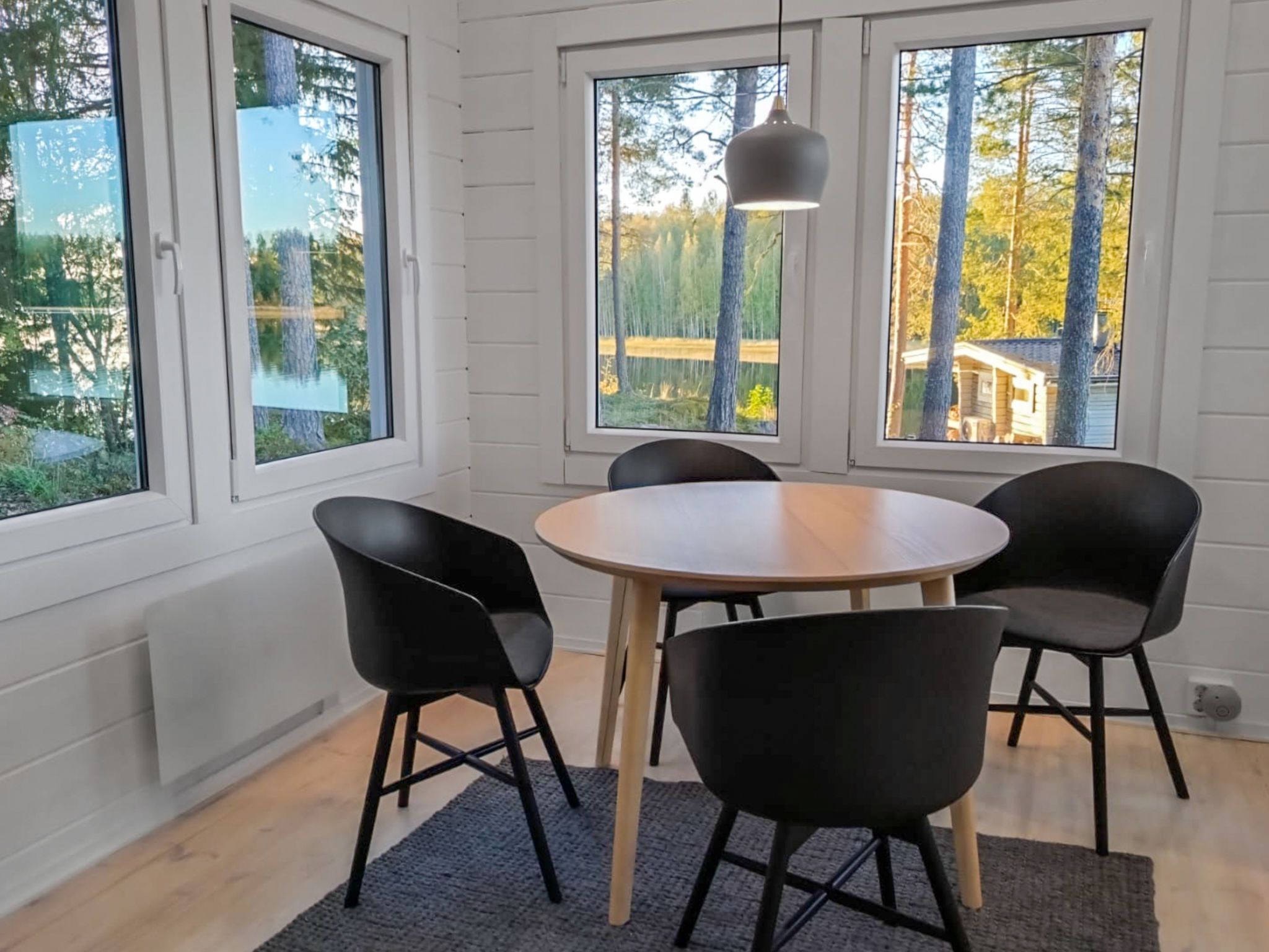 Villa lokinkärki-Dedans