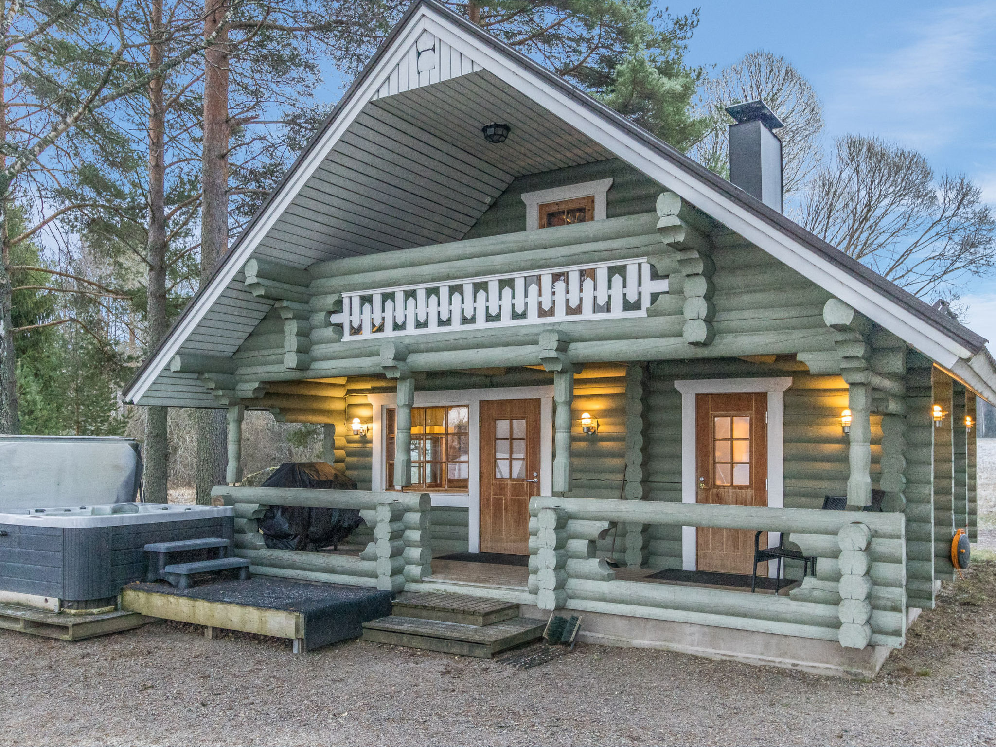 Fully renovated in 2011, this atmospheric 80 m² log cabin offers the perfect combination of comfort, peace and stunning nature. The cabin is easily accessible – it is only about 163 km from Helsink..