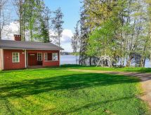 Knusse houten cabine direct aan het meer in Suodenniemi - thumbnail 1
