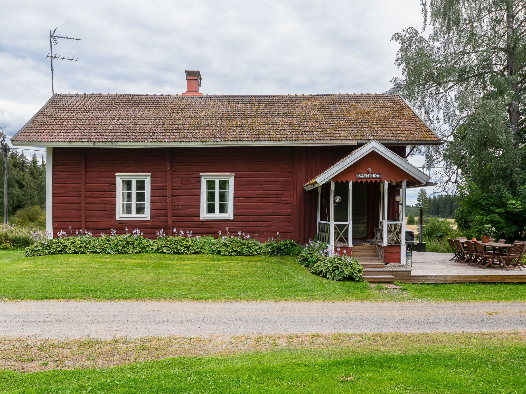 Virtaan väentupa - Dedans