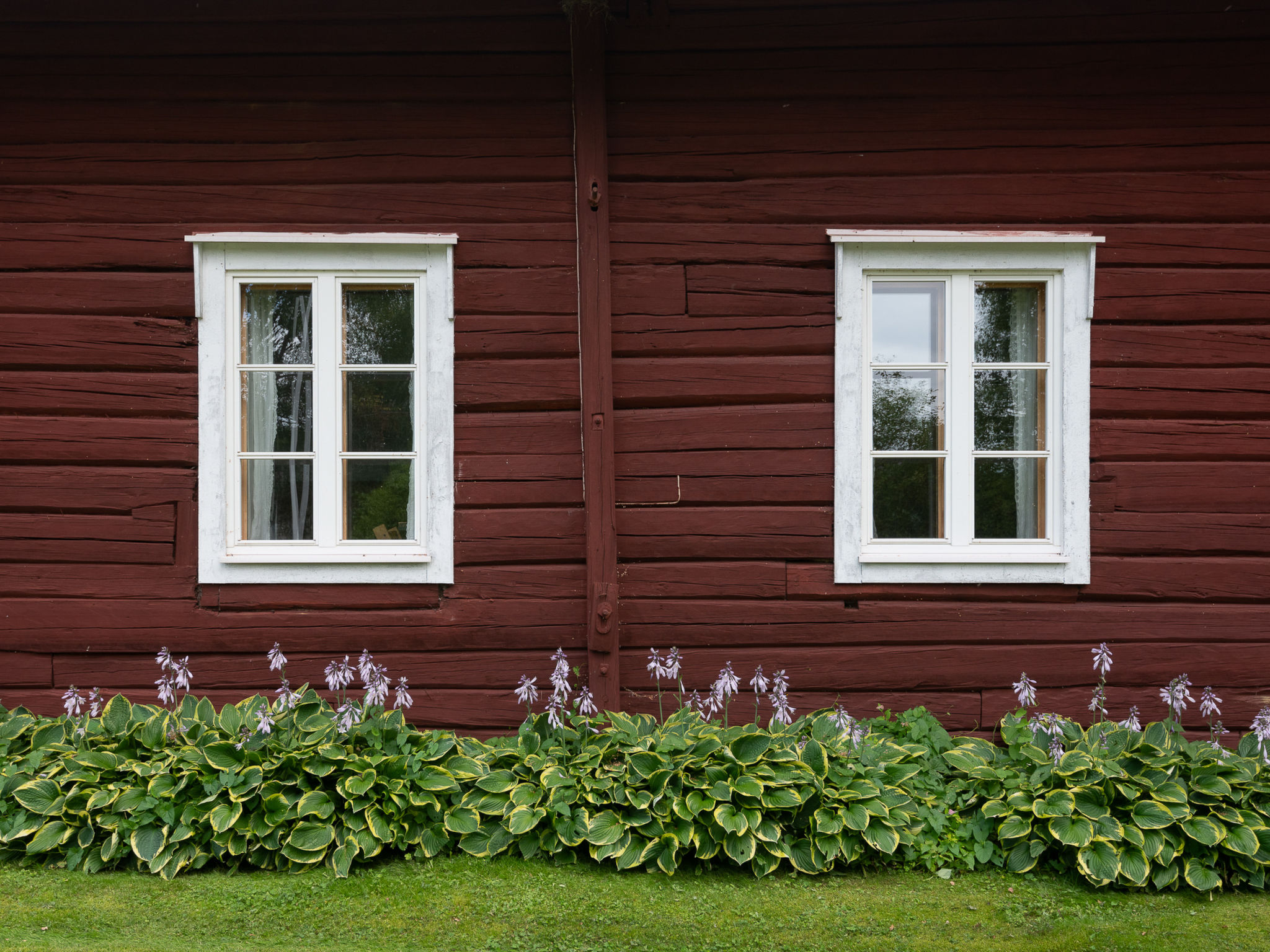 Virtaan väentupa - Dedans