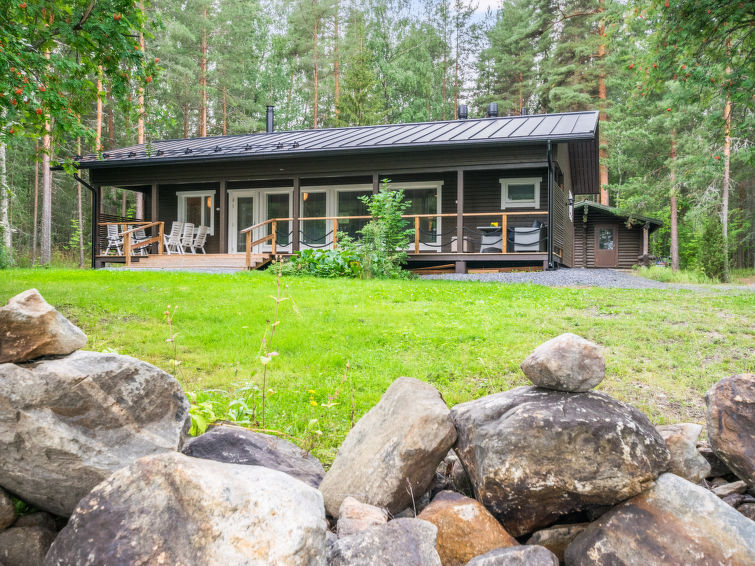 Aan het meer: sfeervol vakantiehuis Villa Vehmas in Sysmä in Sysmä