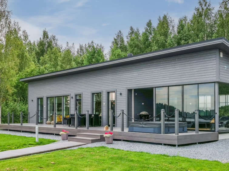 Sauna en luxe aan het meer: Villa Karhenhelmi in Ylöjärvi in Ylöjärvi