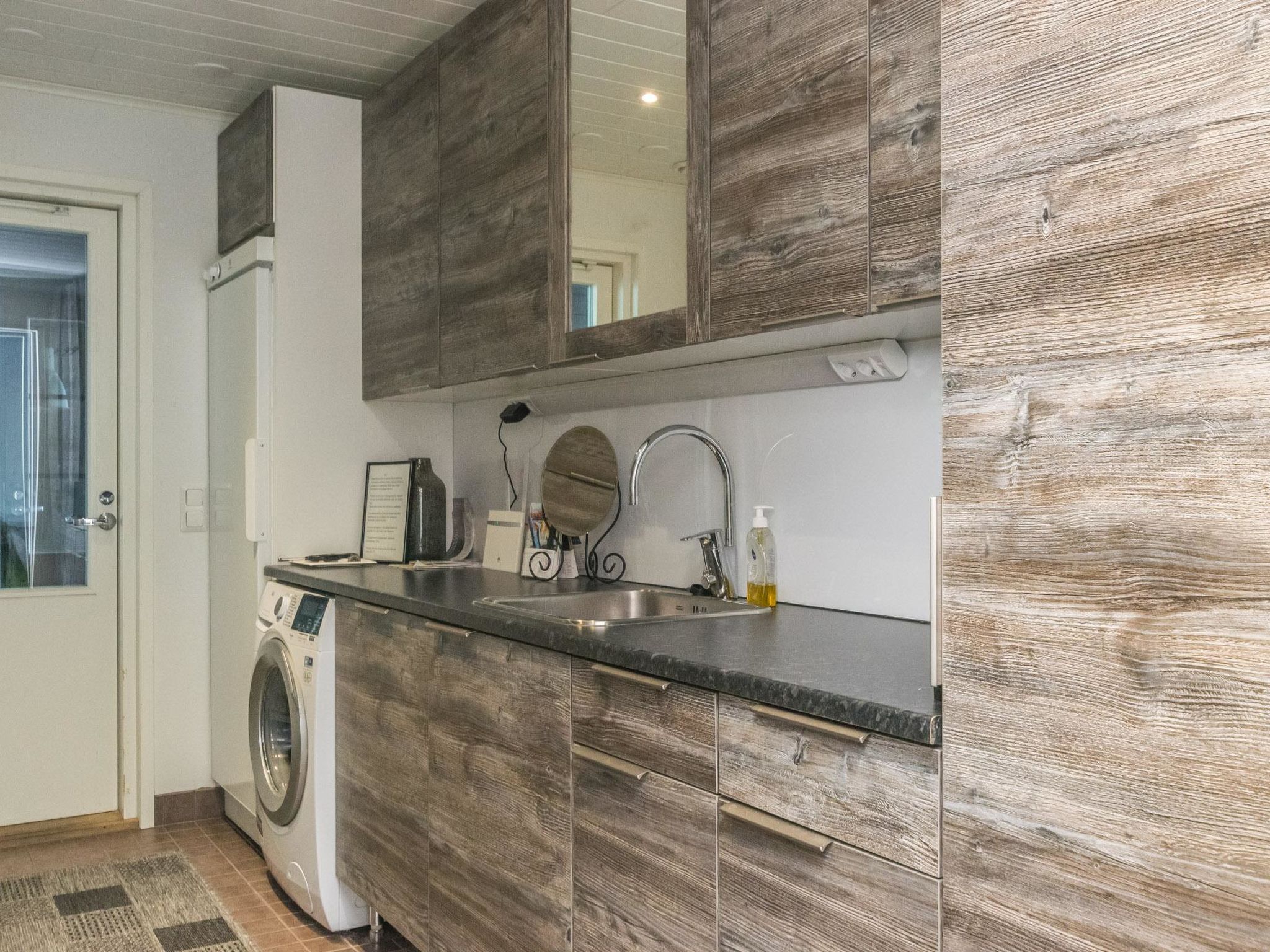 Villa karhenhelmi-Binnen