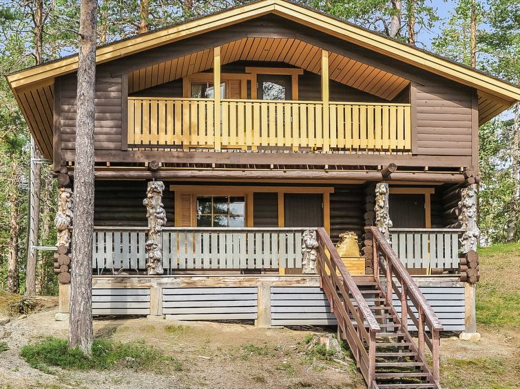 250 km nördlich von Rovaniemi, in der Nähe des Dorfes Raattama in Ylikyrö, in unmittelbarer Nähe des Pallastunturi-Nationalparks, in Sichtweite des Porokodanjärvi-Sees 70 m (Seelänge 200 m, Brei..