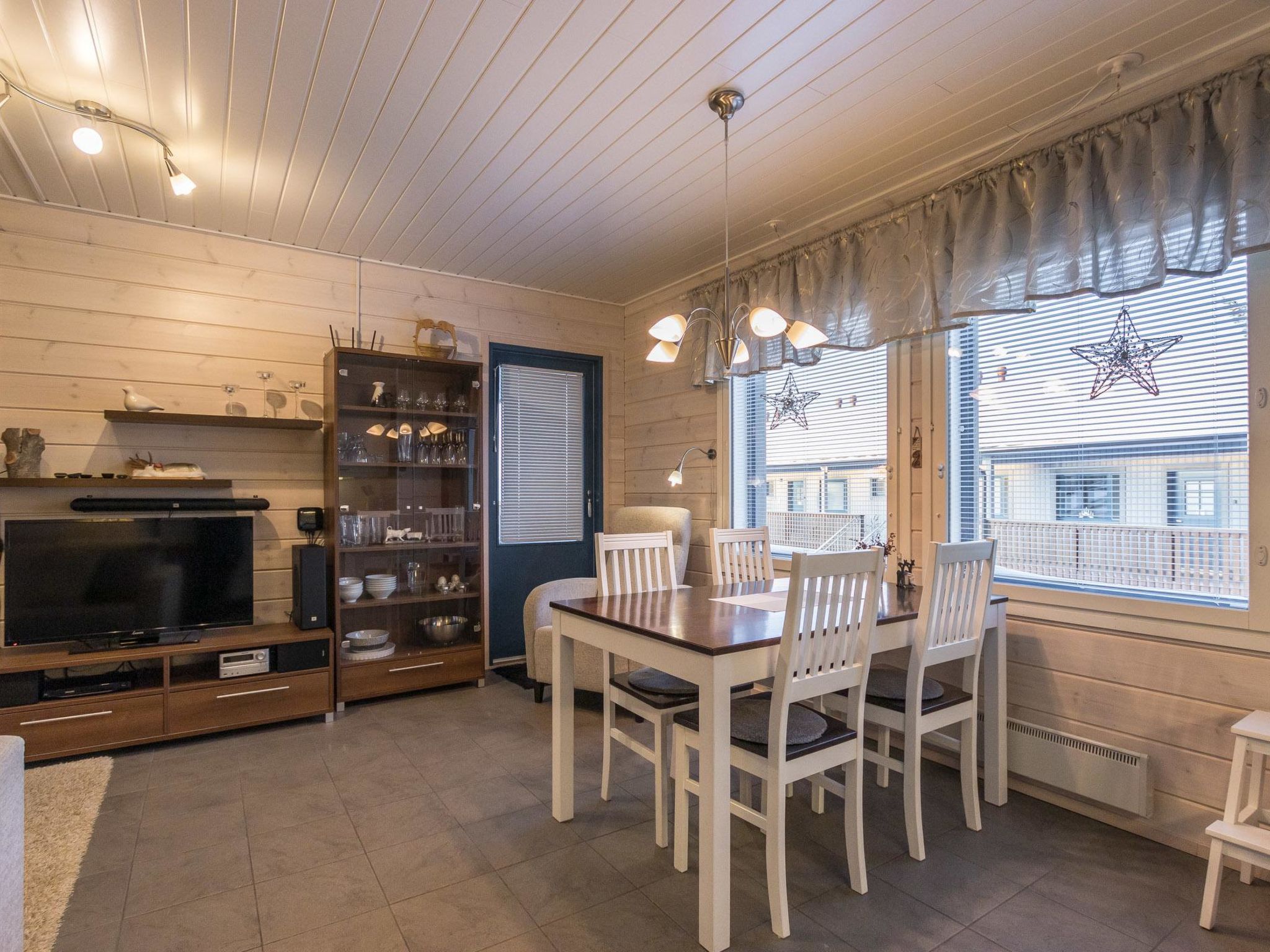 Hil-lak-ka ii as 7-Dedans