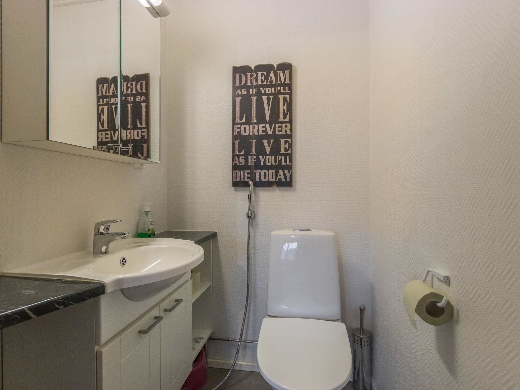 Hil-lak-ka ii as 7-Dedans