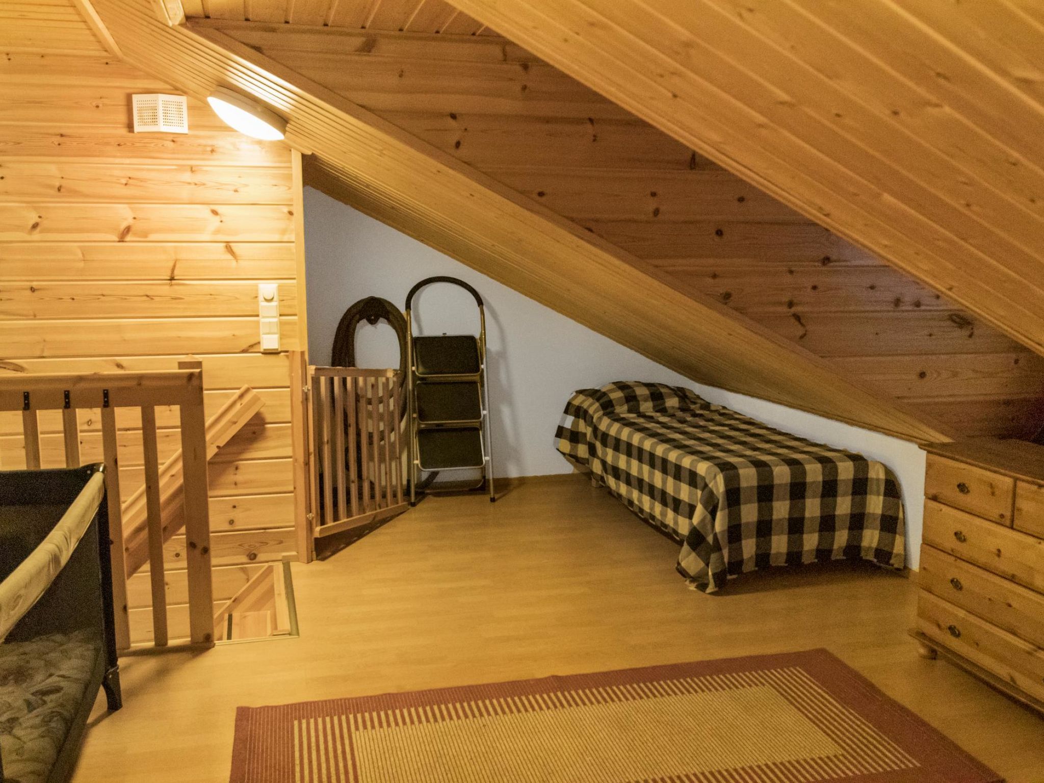 Jahtikaltio 2-Inside