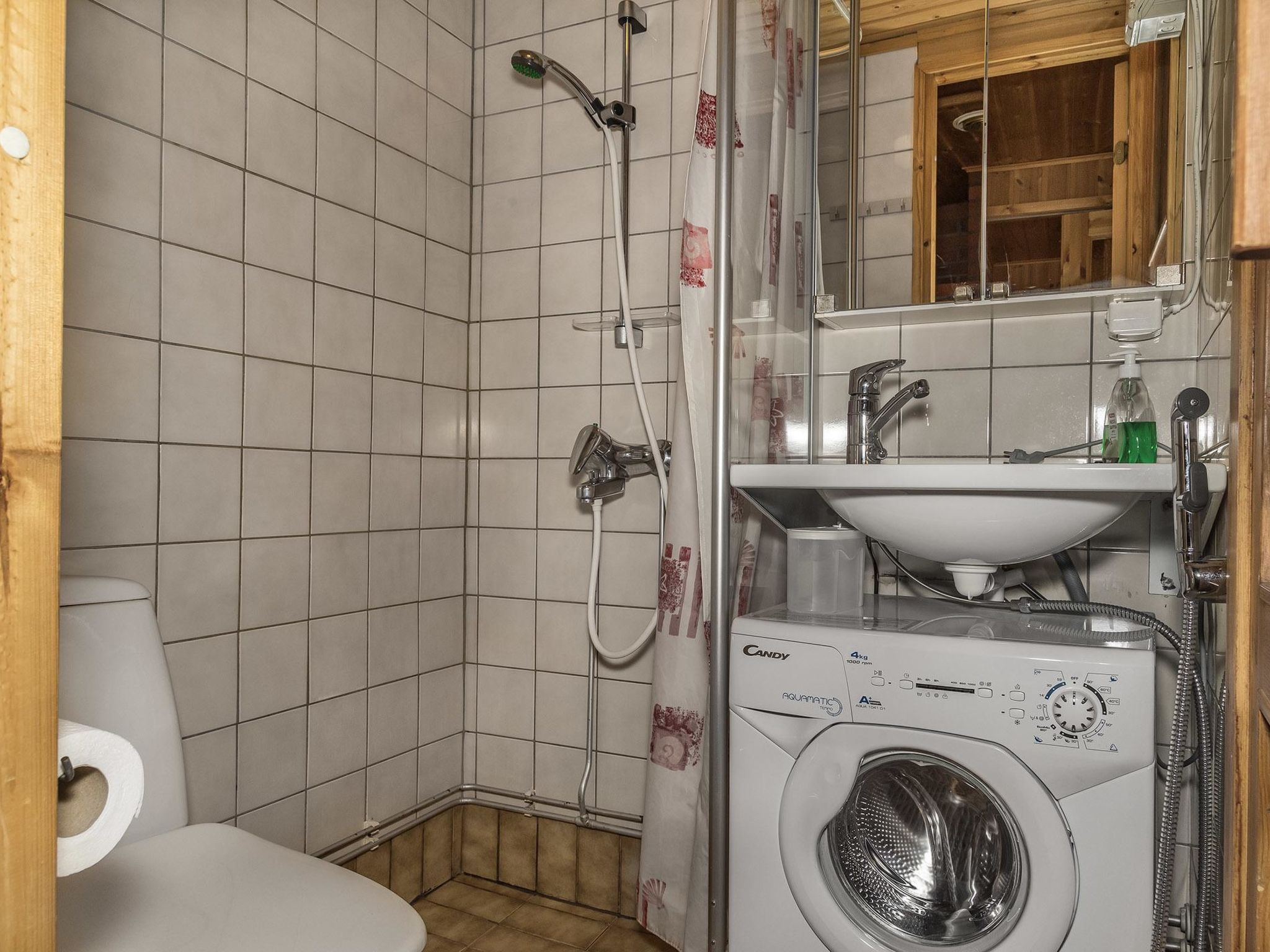 Ylläskarpalo 1 päätyhuoneisto-Inside