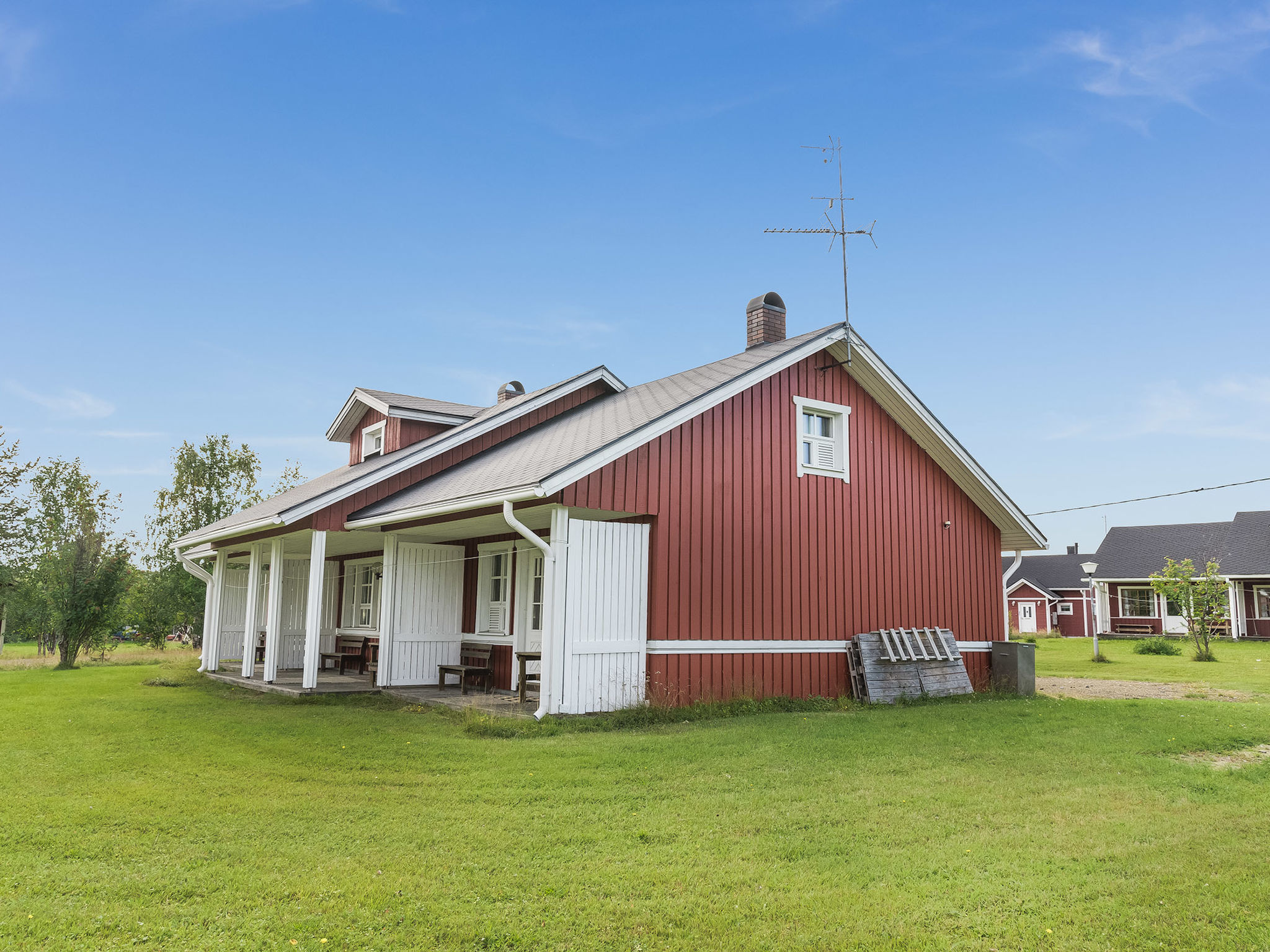 Ylläskarpalo 2 keskimmäinen - Drinnen