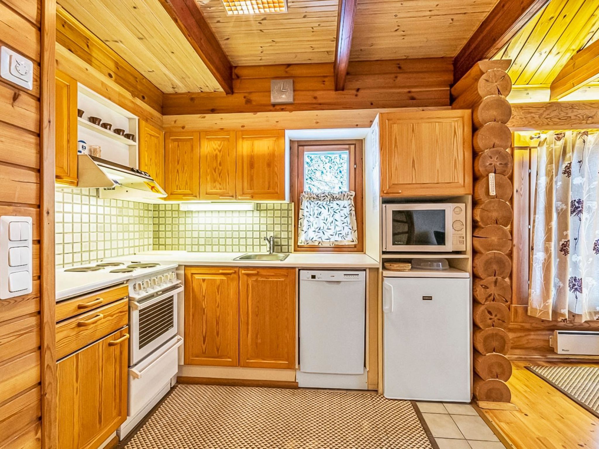 Ylläksen tunturihonkamaja 5-Binnen