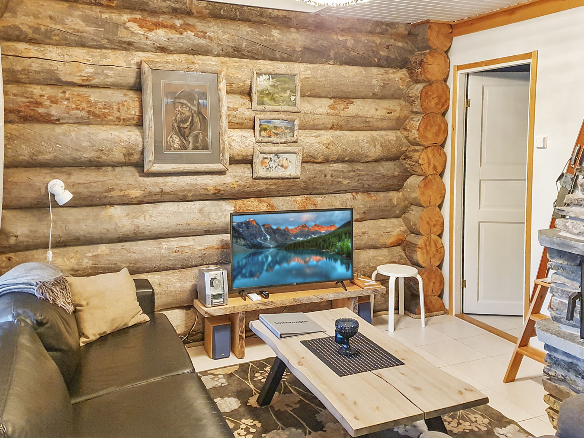 Kukasrakka 3 b 8-Drinnen