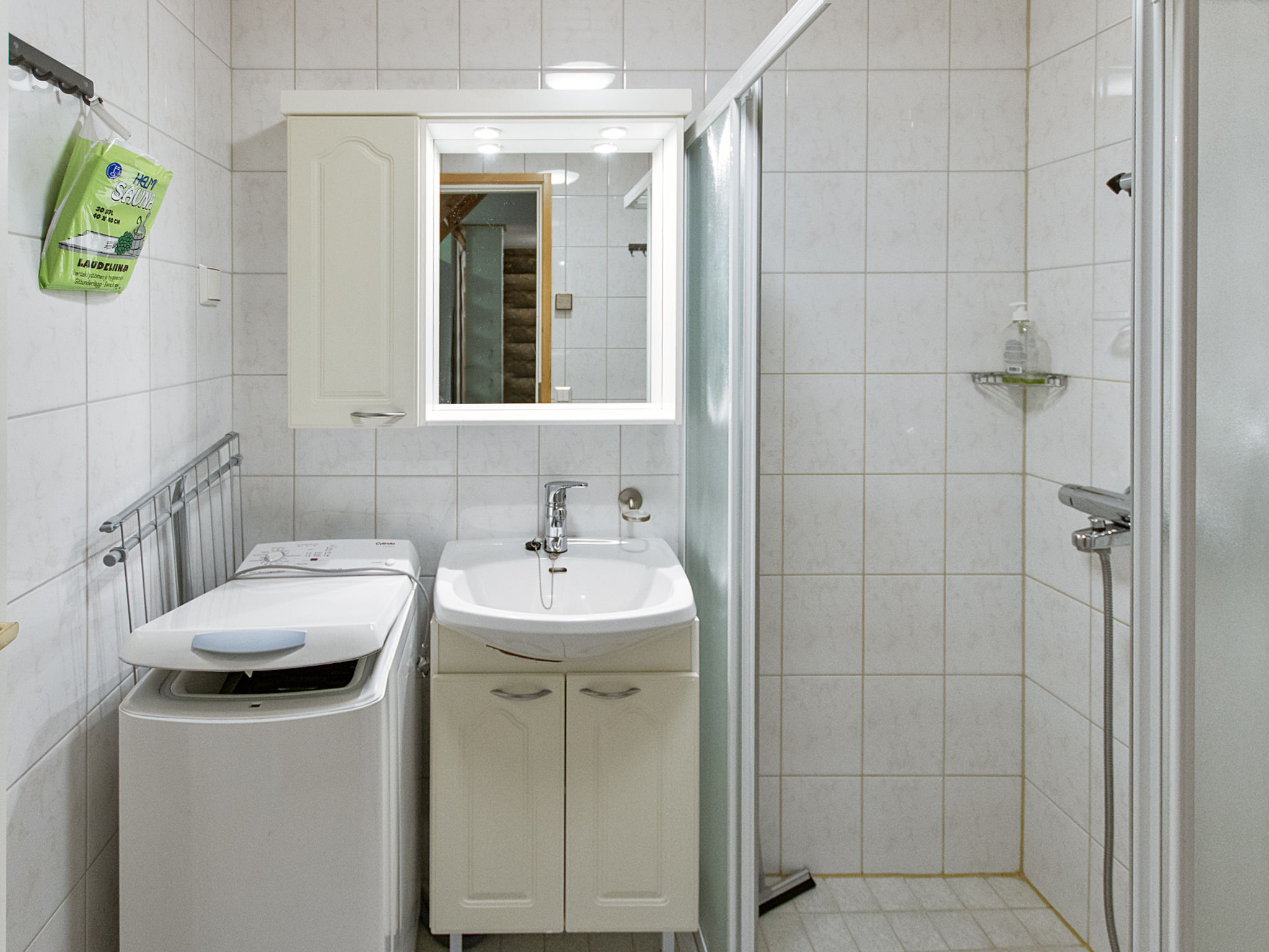 Kukasrakka 3 b 8-Drinnen