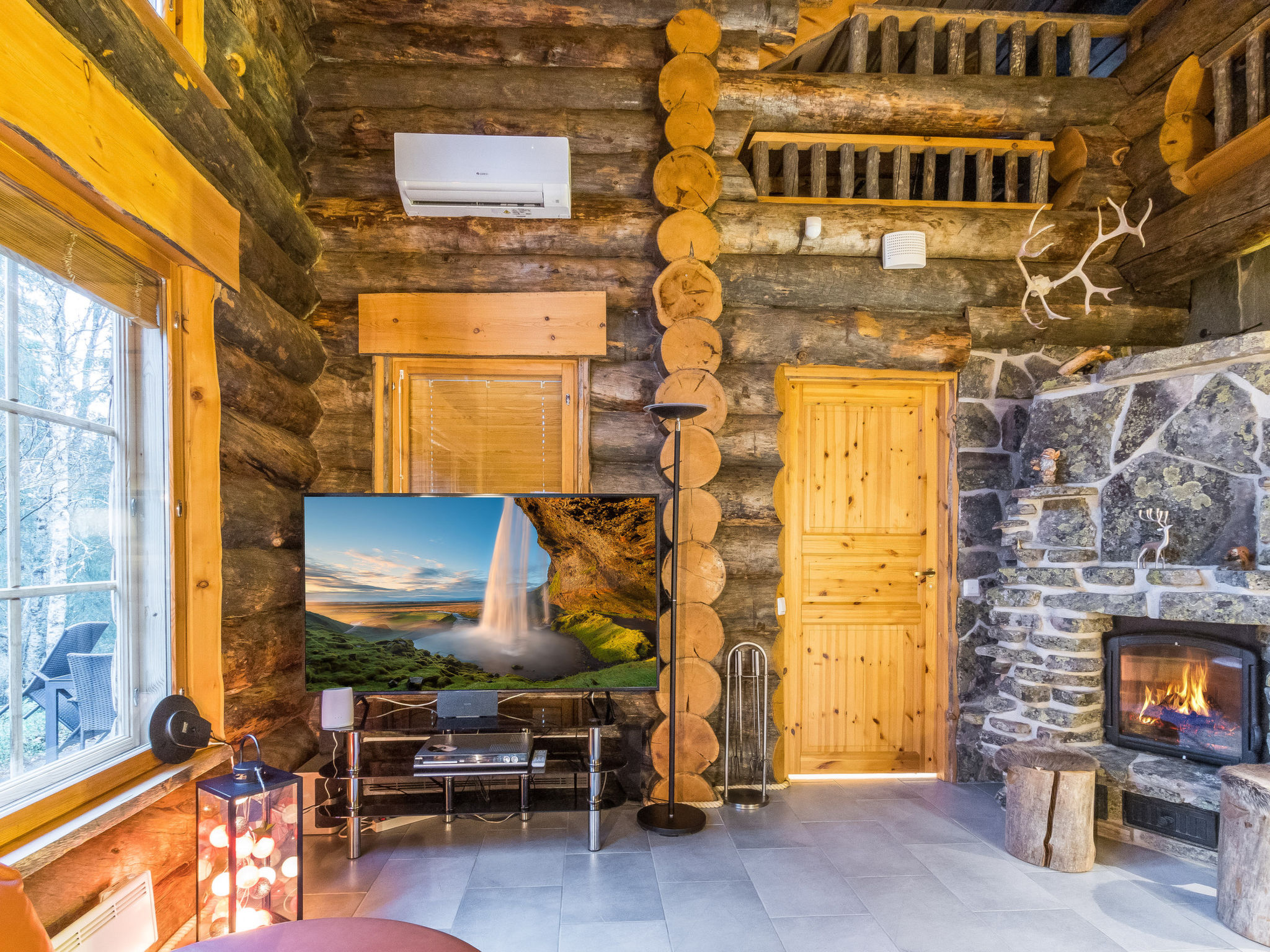 Menninkäisenkolo - Inside