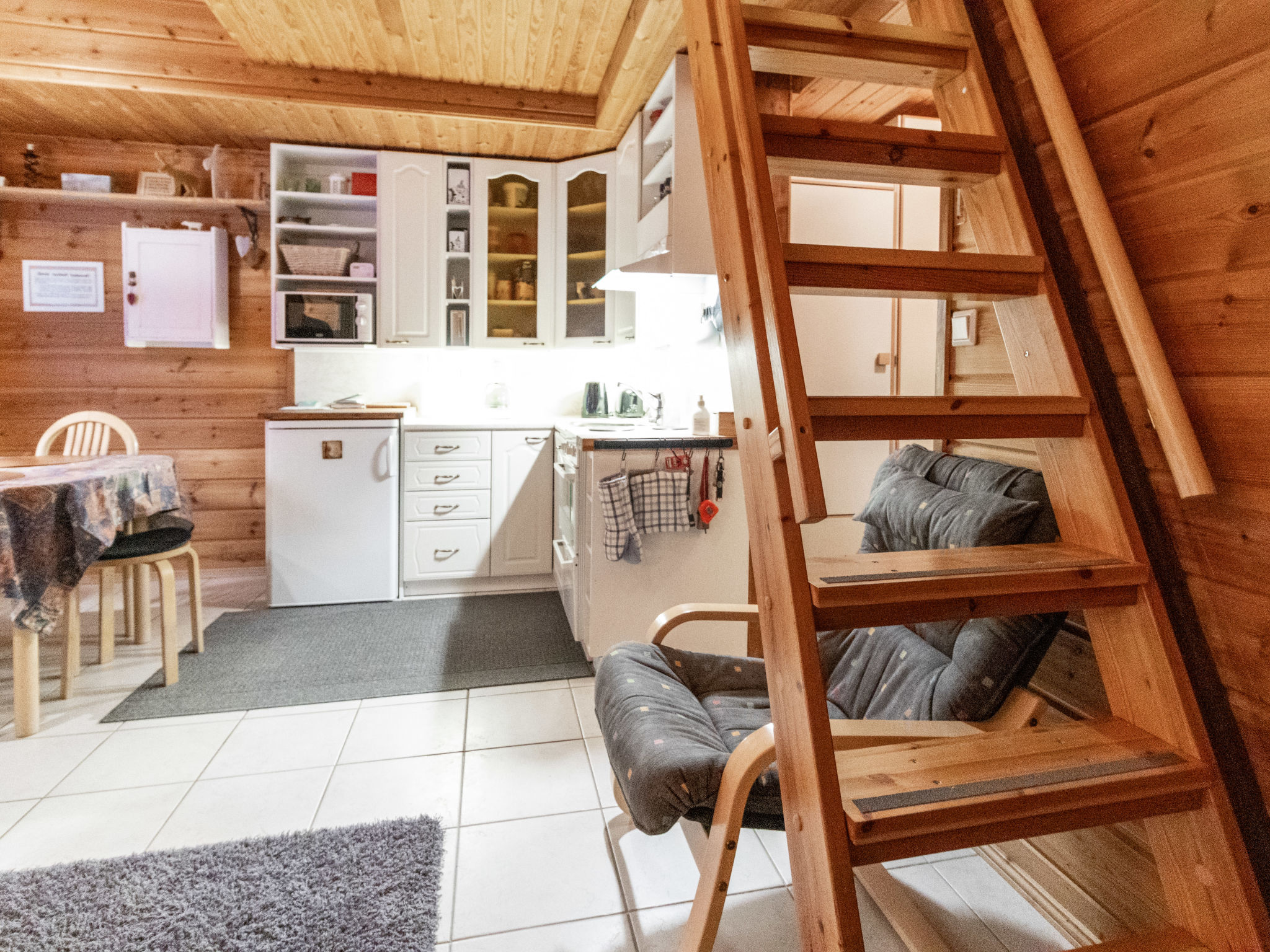 Knus appartement aan het meer in Äkäslompolo met sauna - foto 14