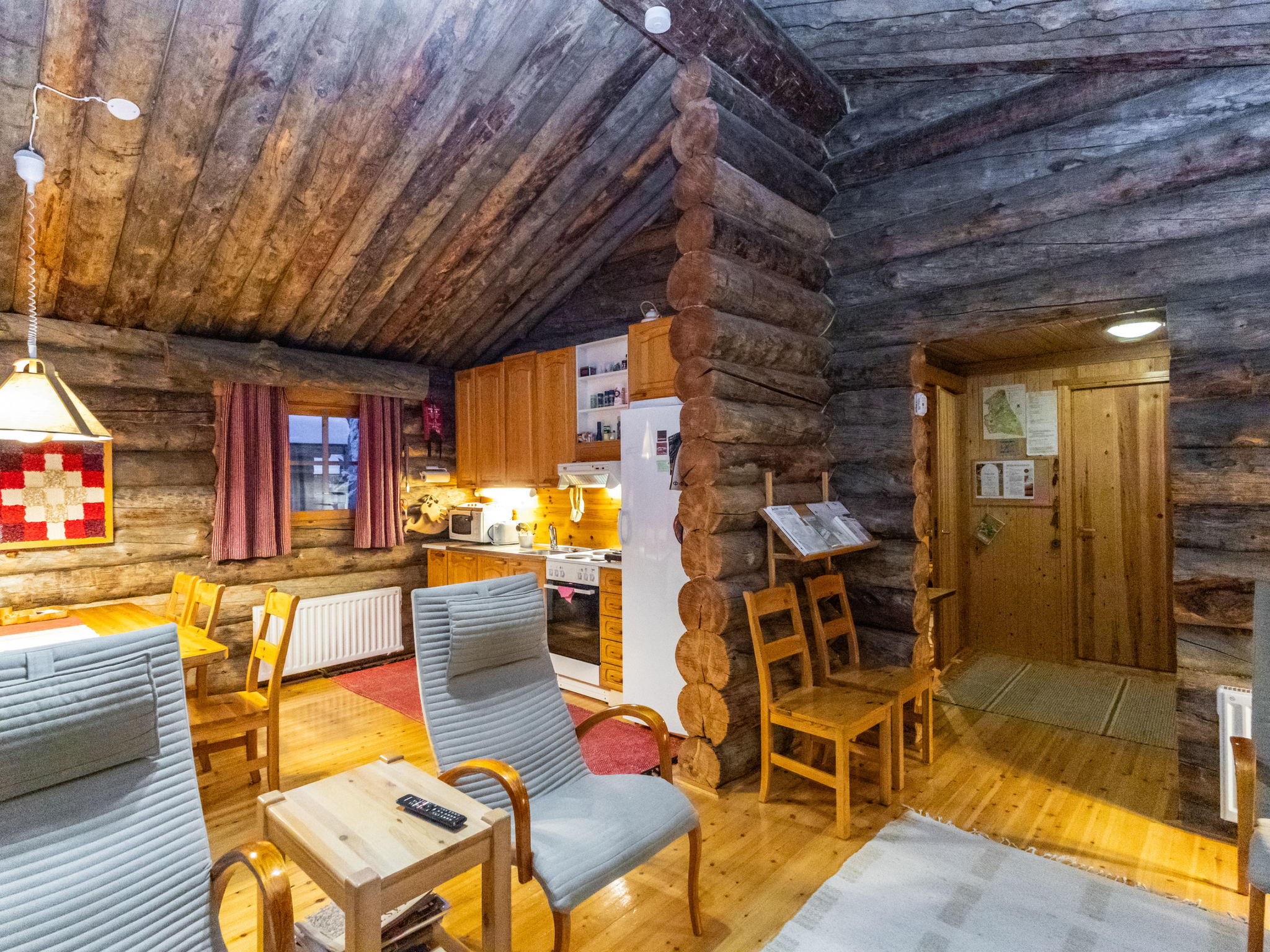 Äkästupa - Drinnen