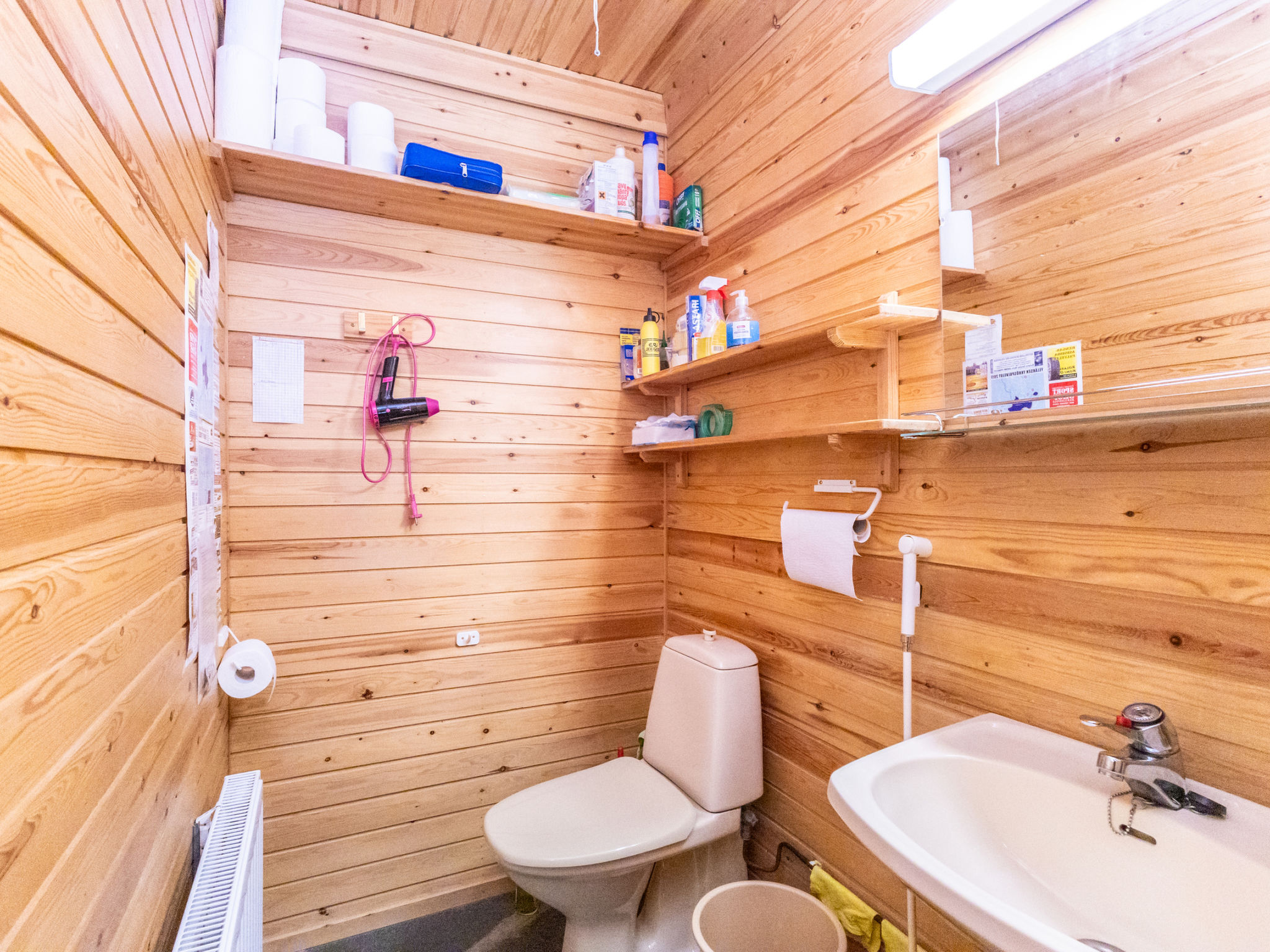 Äkästupa - Drinnen