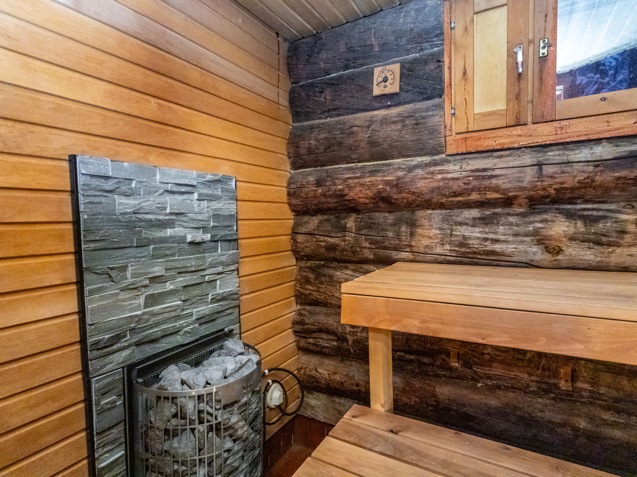 Äkästupa - Drinnen