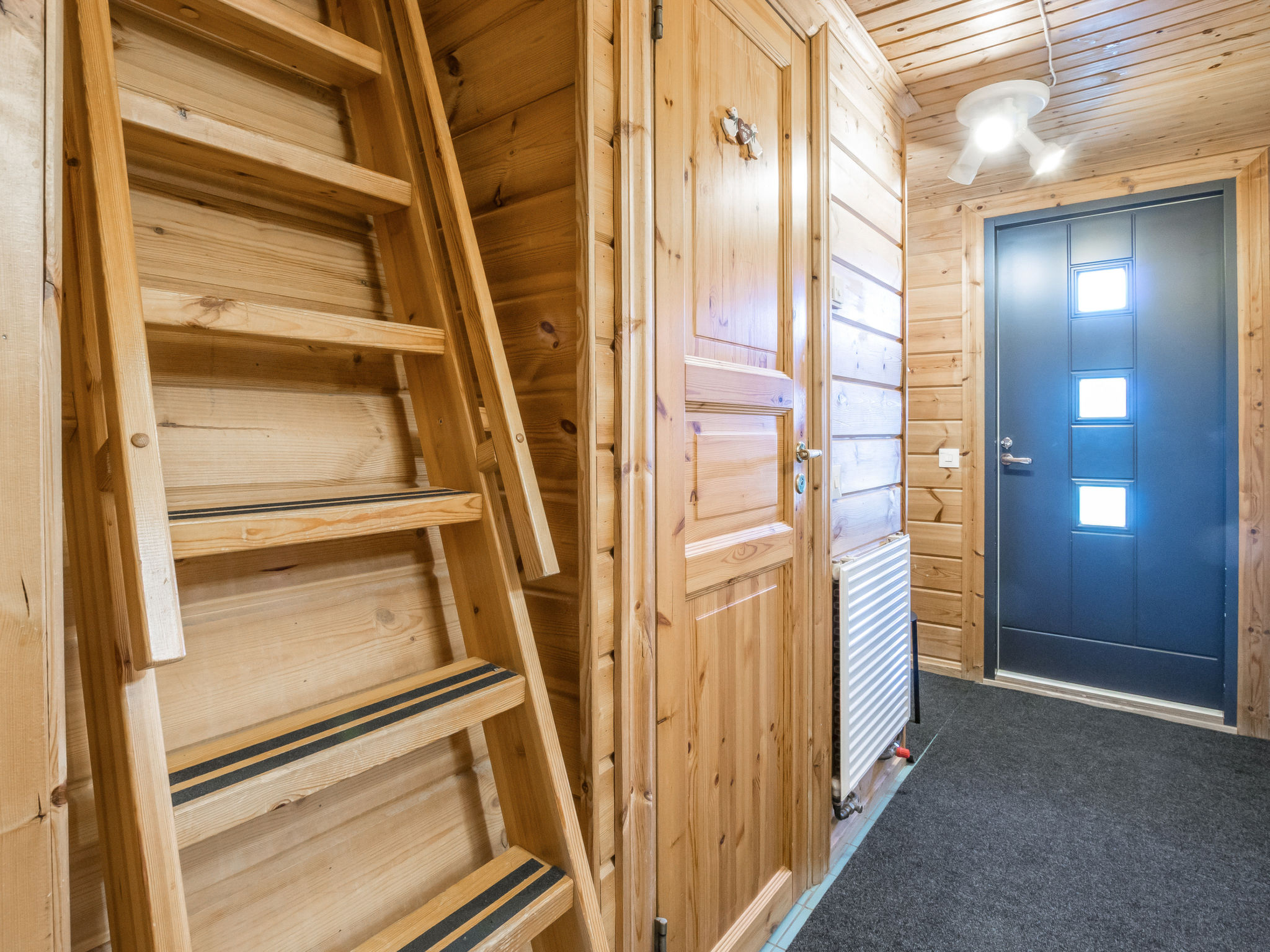 Lähikaltio 317, as. karpalo - Inside