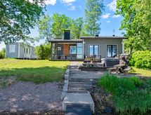 Liisan ranta: Sfeervol gerenoveerd Fins meerhuis met sauna en bubbelbad - thumbnail 2