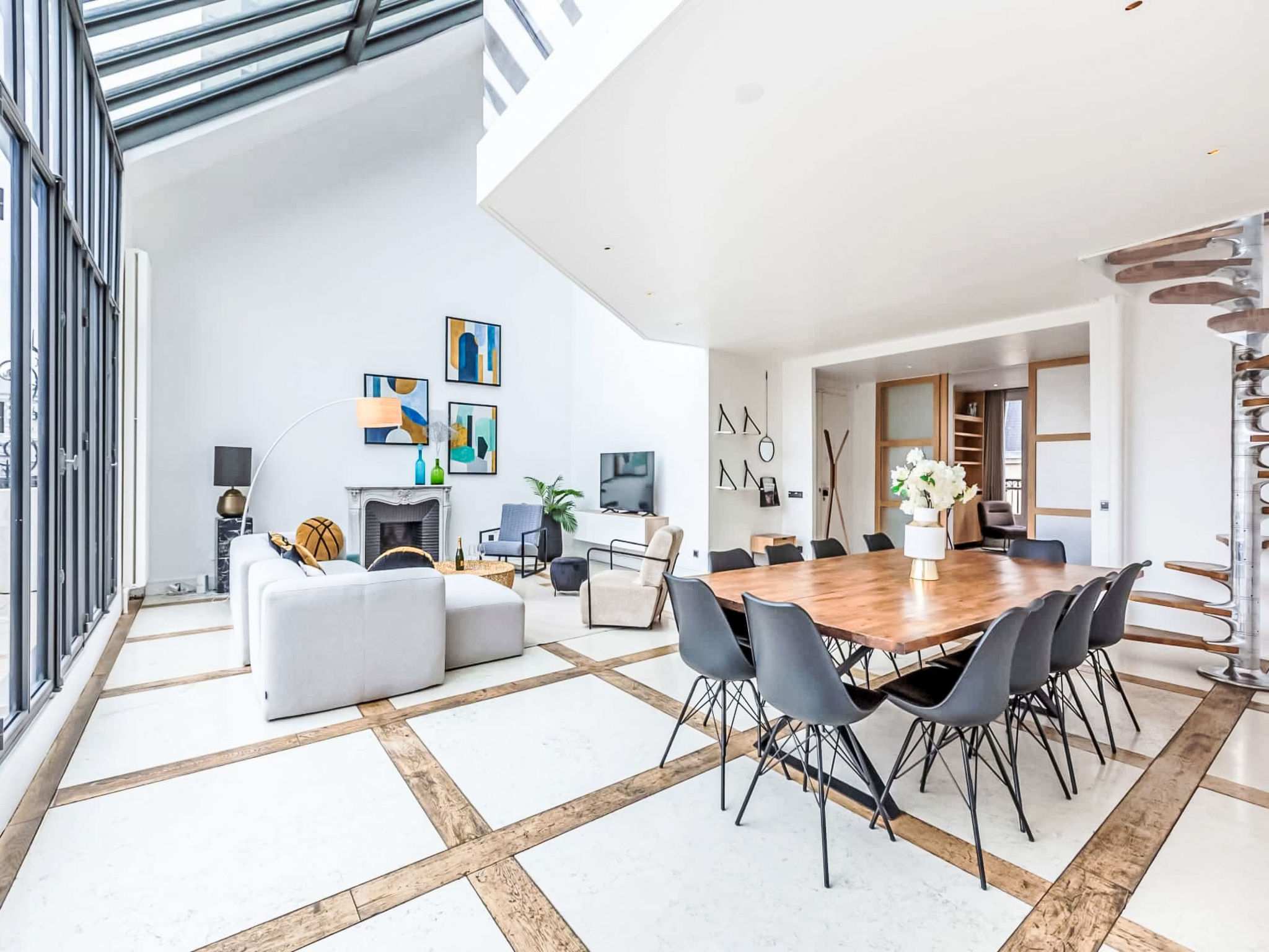 Spacious 5 Bedroom - Binnen