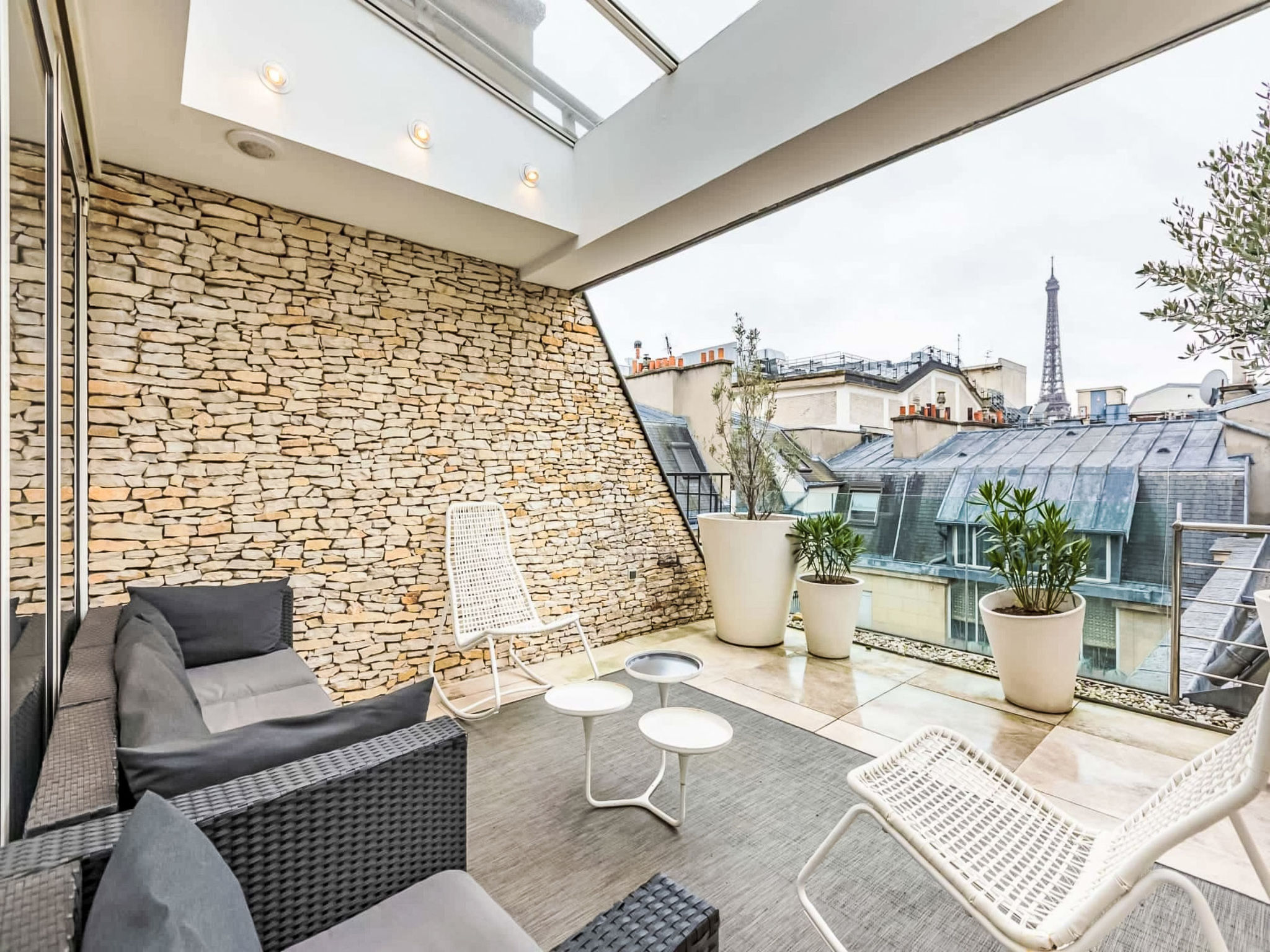 Spacious 5 Bedroom - Binnen
