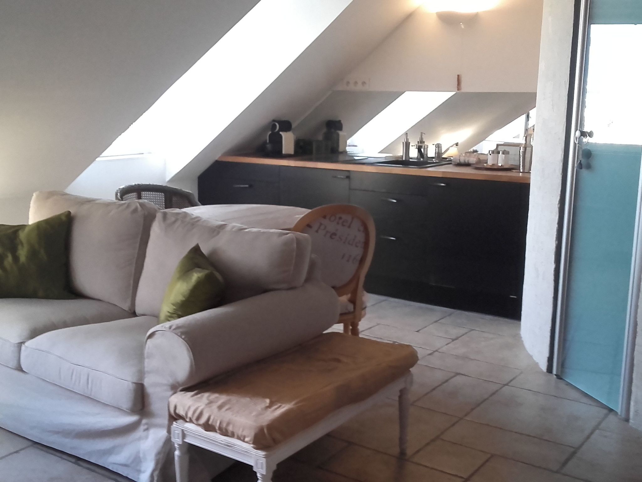 Schöner romantischer Blick auf die Seine-Binnen