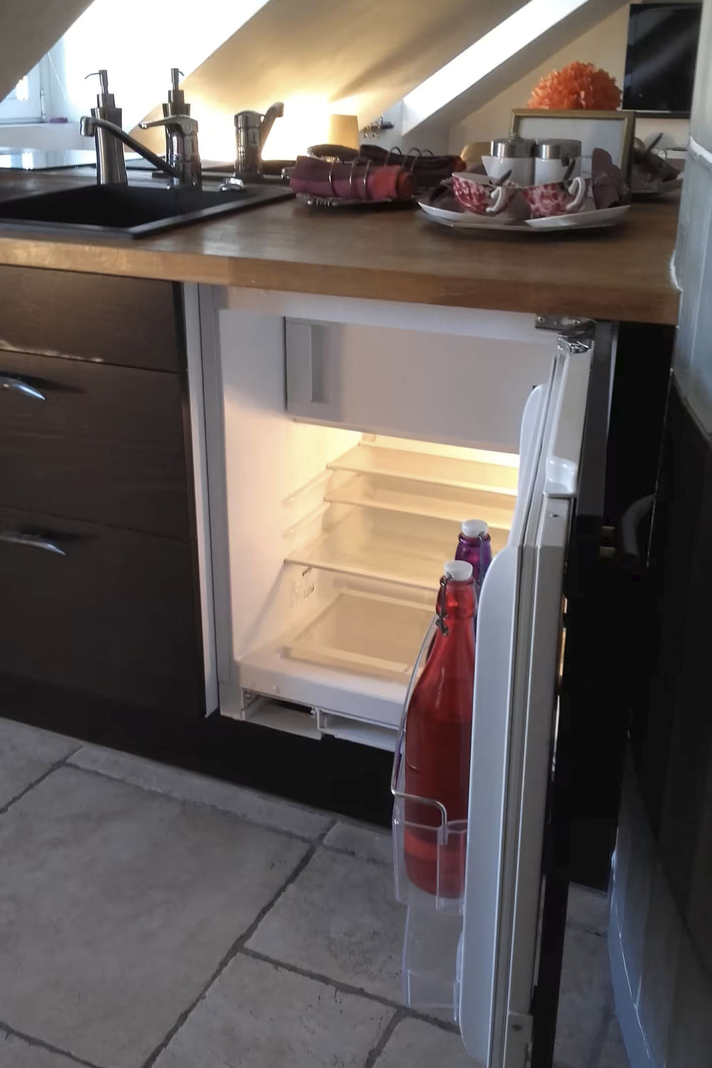 Schöner romantischer Blick auf die Seine-Binnen