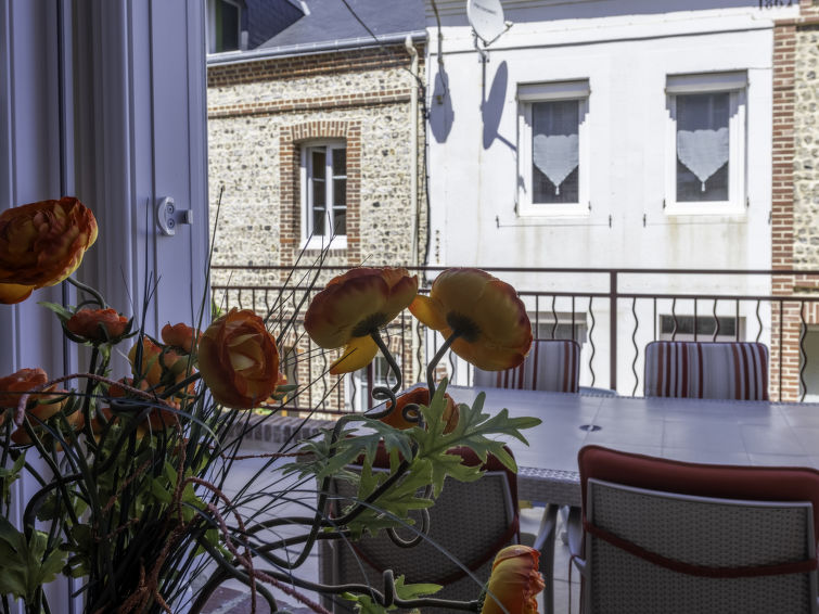 Search and Stay destination Yport, Normandie - France from AU$ 162. La Rose des Vents