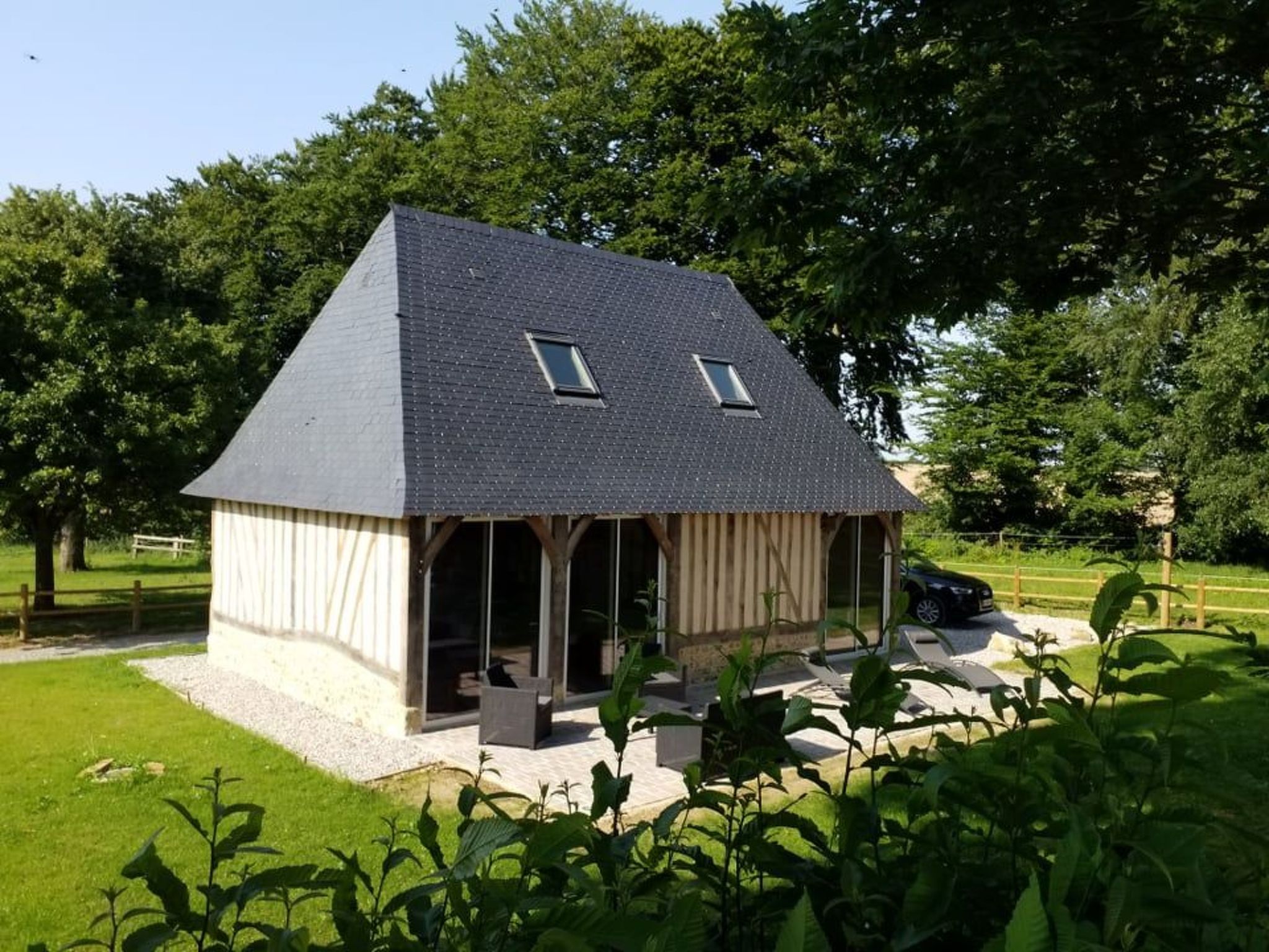 Neues normannisches Ferienhaus mit Charme die Kastanienbäume-Binnen