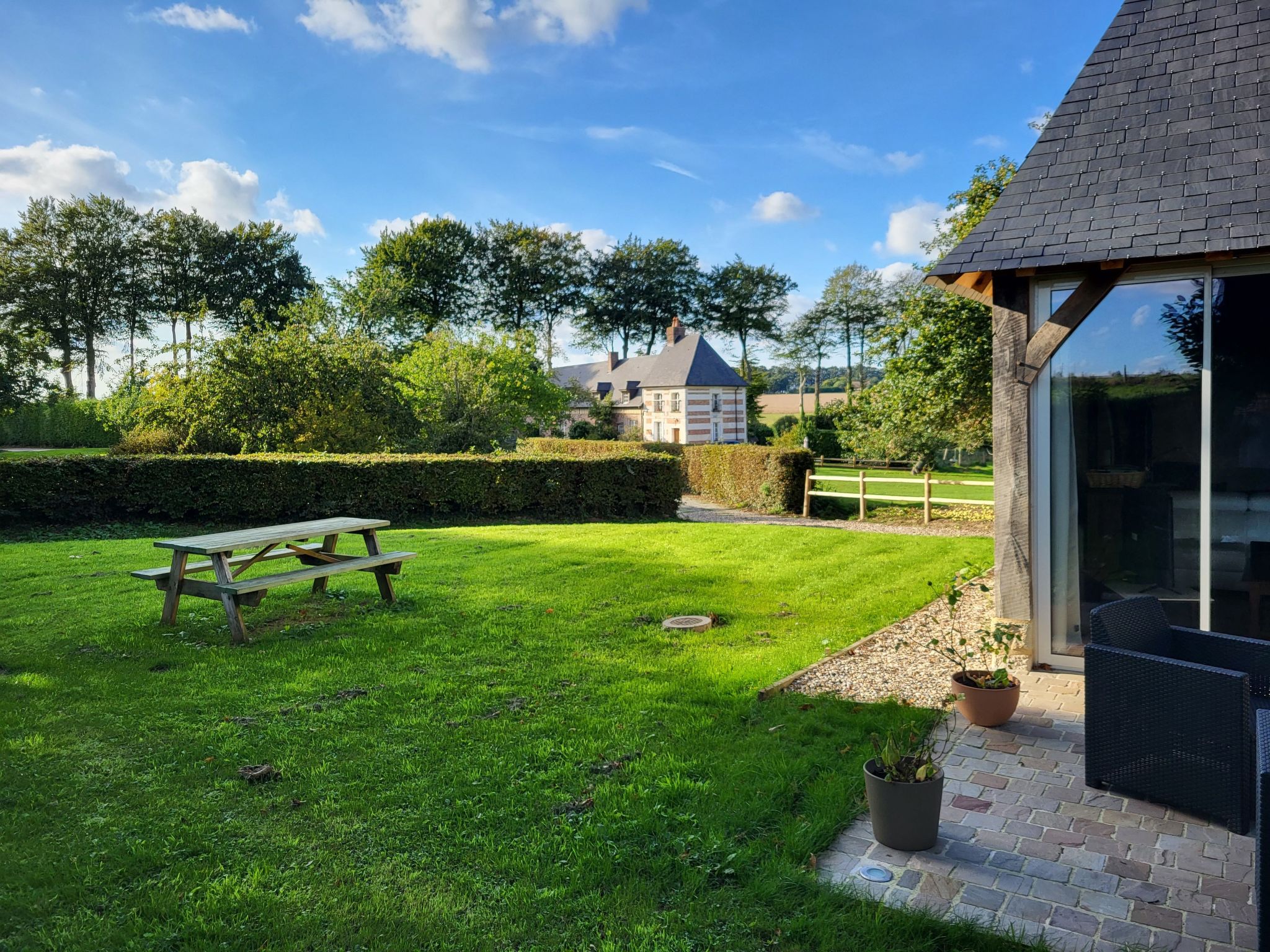 Neues normannisches Ferienhaus mit Charme die Kastanienbäume-Binnen